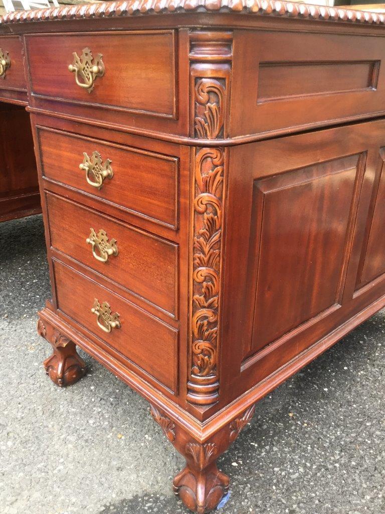 Power Broker Vintage Mahogany Partner's Desk In Good Condition In Hopewell, NJ
