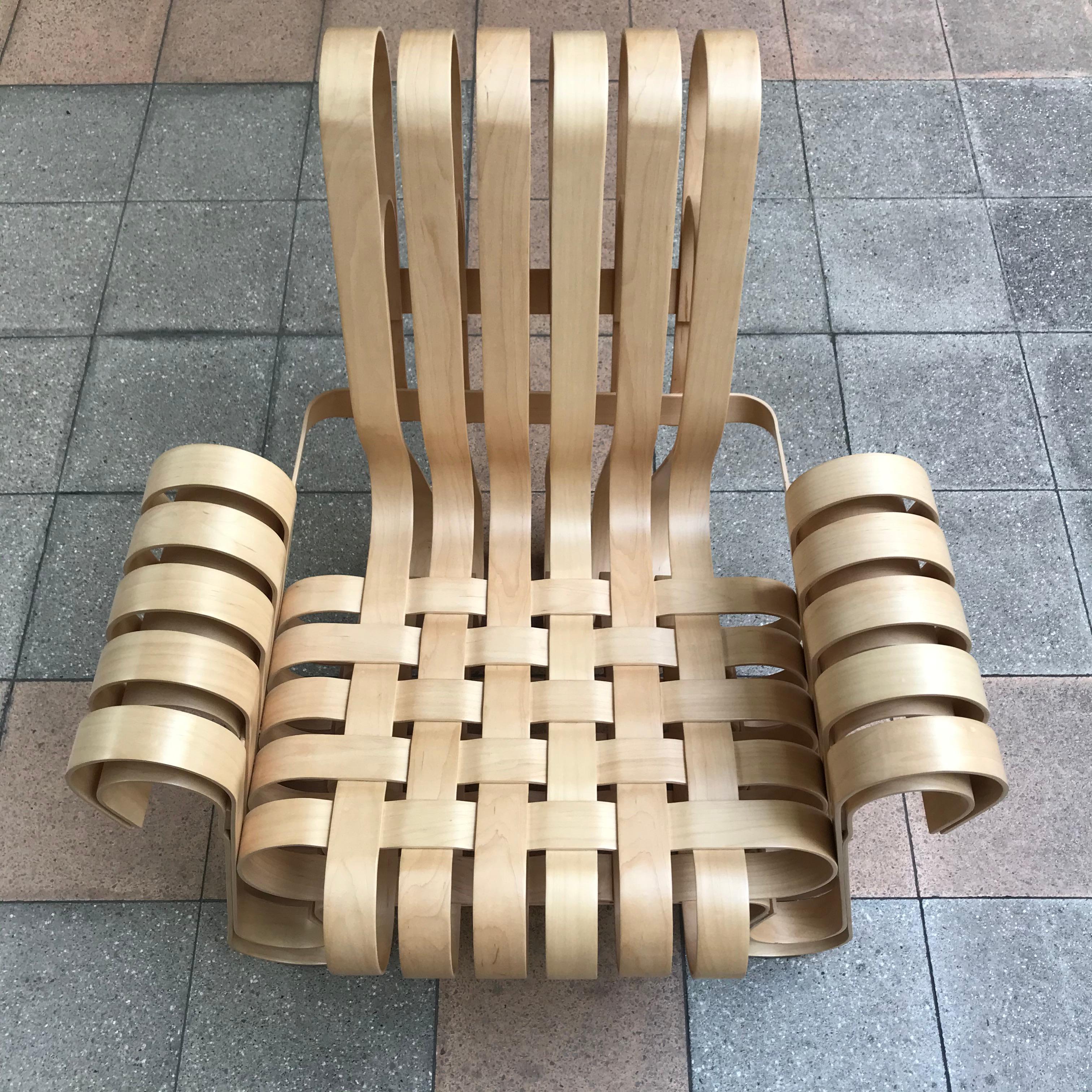 Exceptional chair
Knoll International American Maple Limited Edition
81x 83 x 80 cms
perfect condition new
circa 1990
9900 Euros.
 