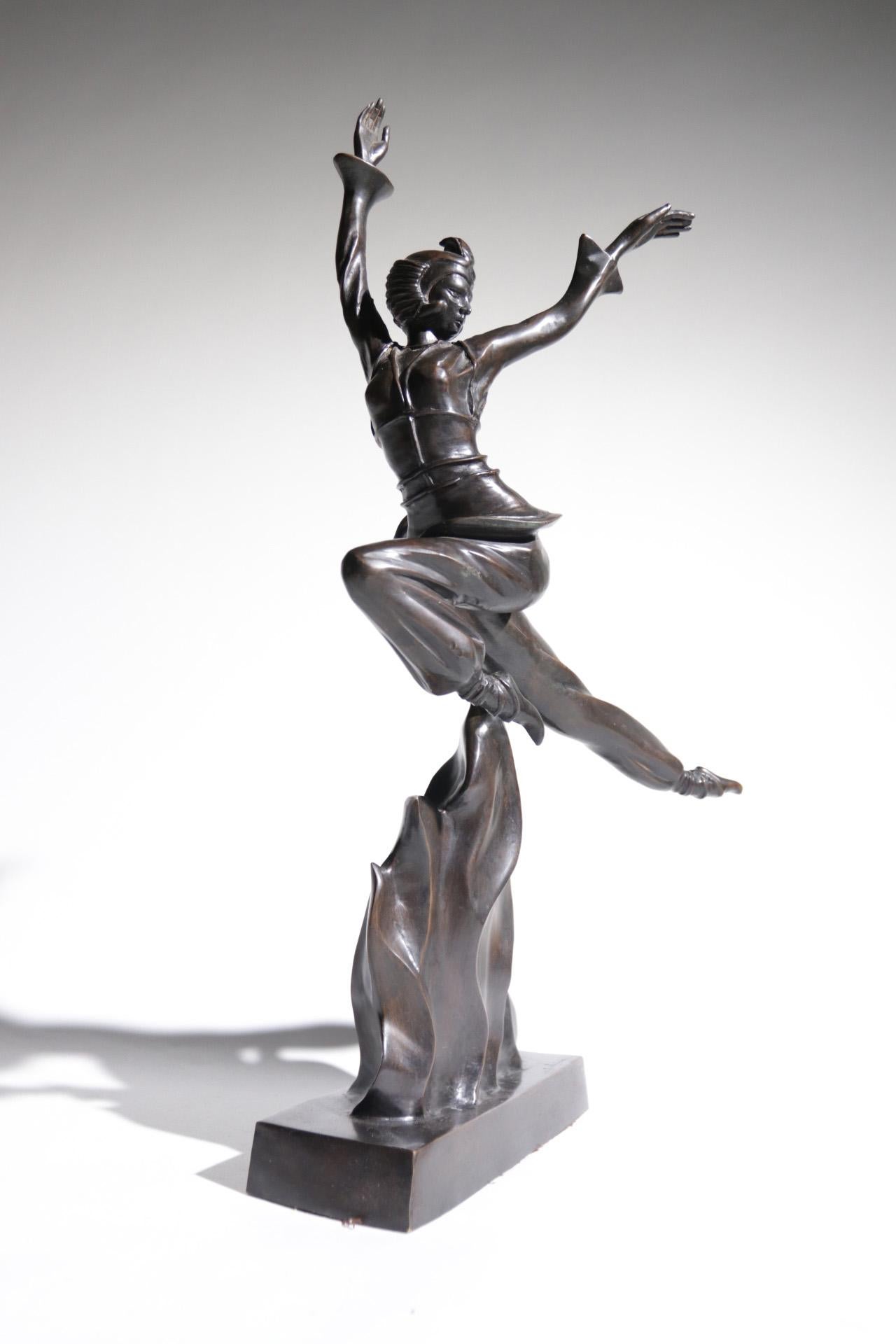 Powerful Art Deco Bronze Sculpture of a Woman, J. Moigniez, circa 1930