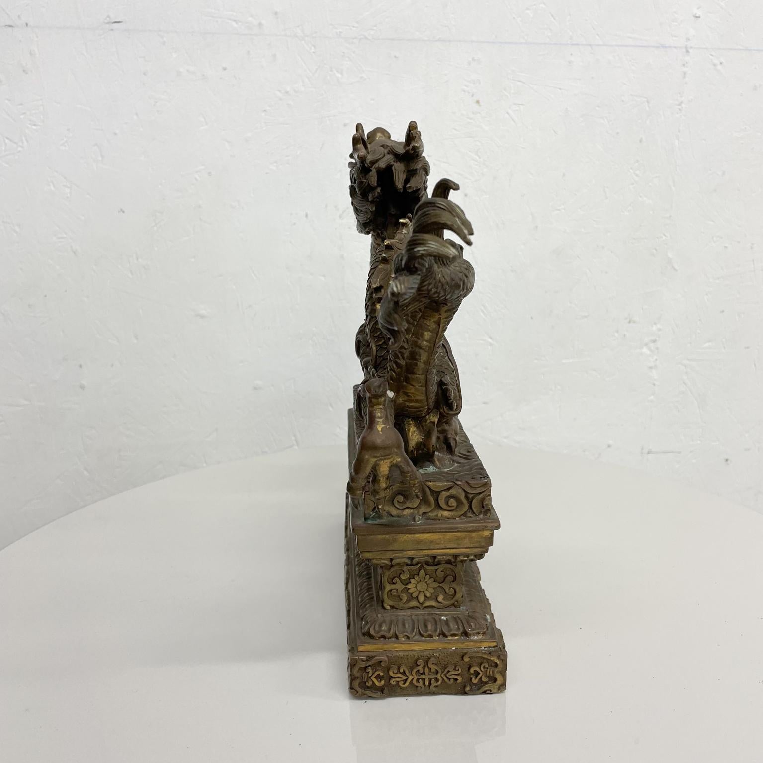Leistungsstarke chinesische Feng Shui Drache mit Ball Bronze-Skulptur Ornate Relief 1
