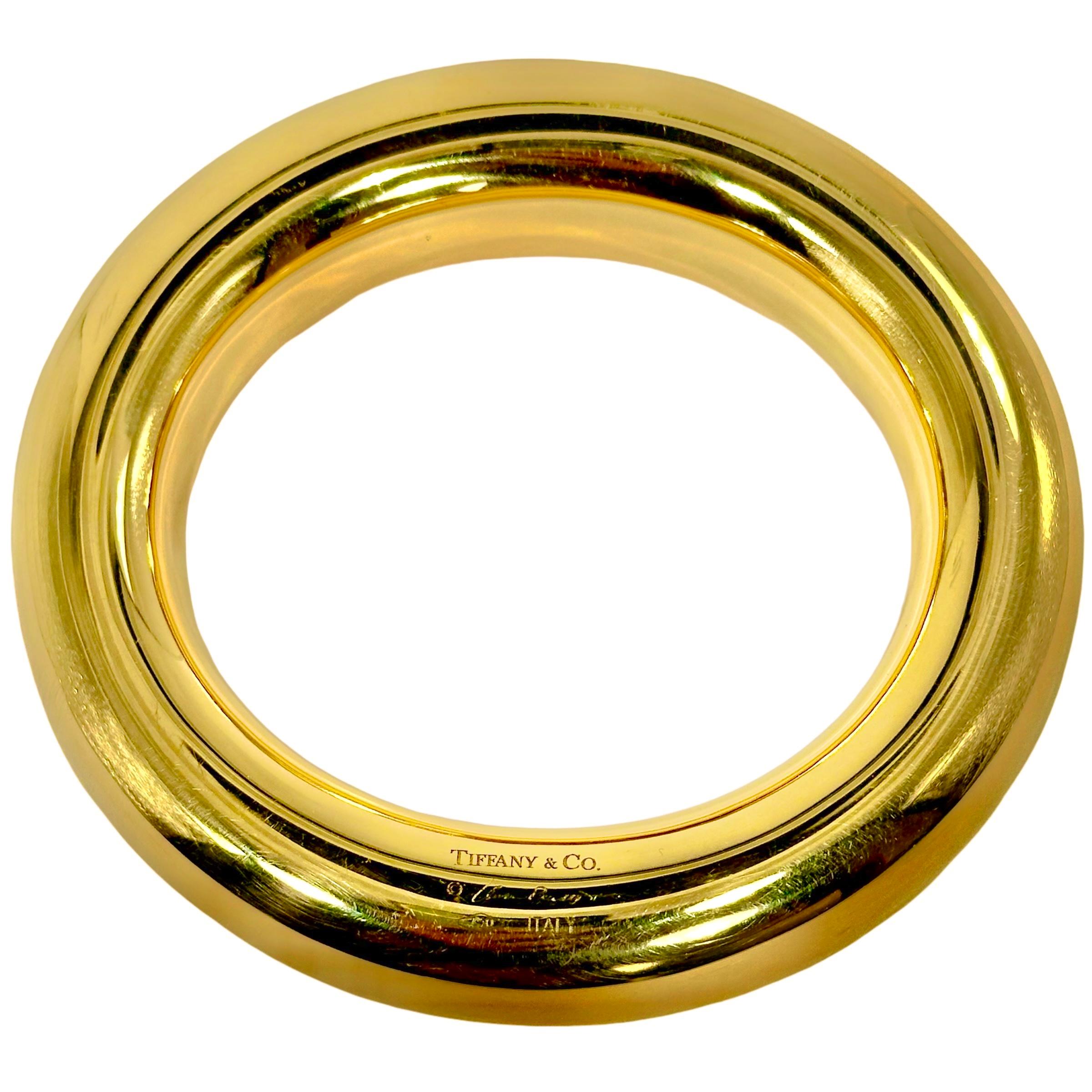 Modern Powerful Tiffany & Co./ Elsa Peretti 18k High Polish Doughnut Bangle Bracelet