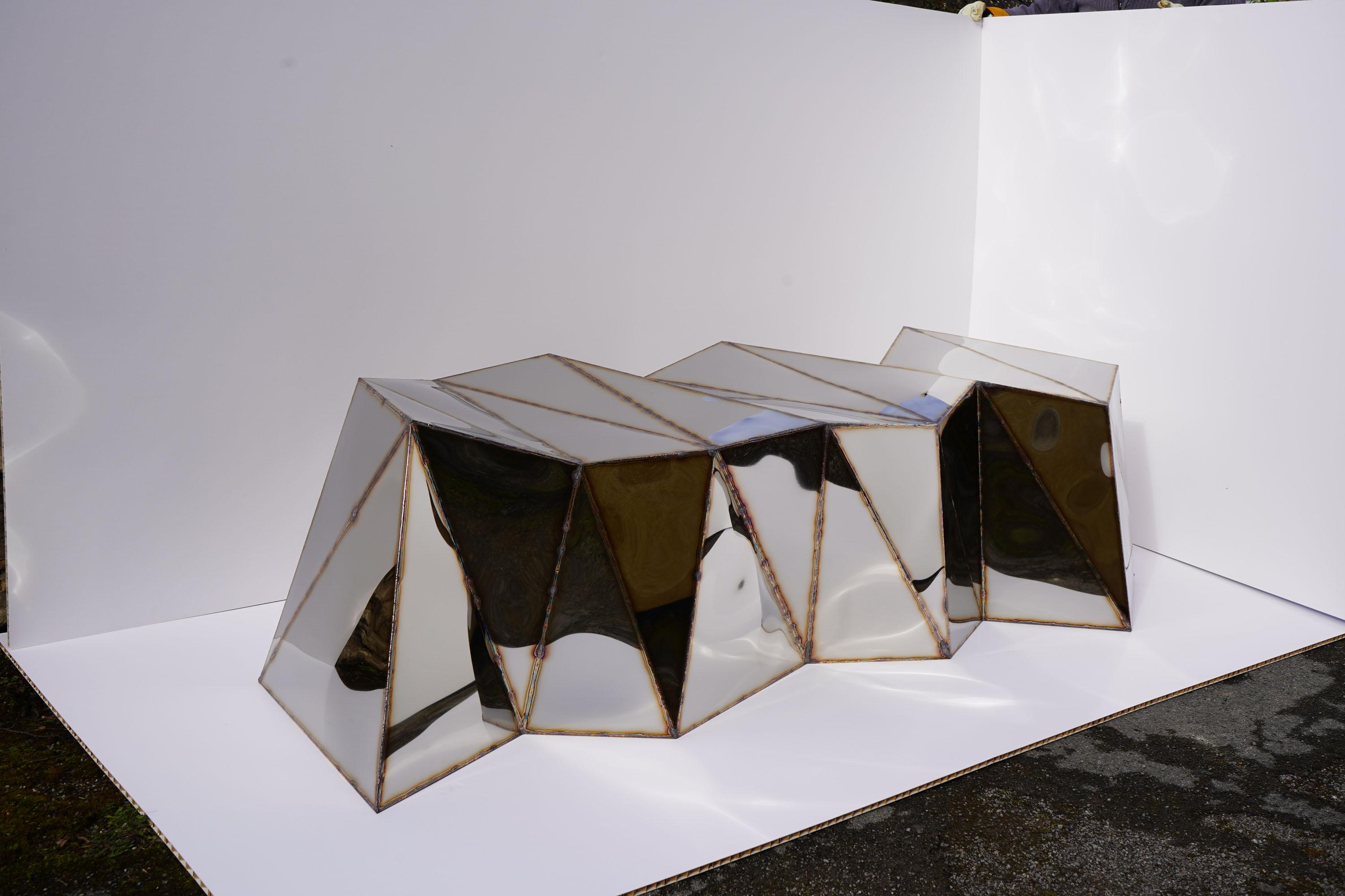 Powerlines Bench in Welded Mirror-Polished Stainless Steel by Julian Mayor In New Condition For Sale In Geneve, CH