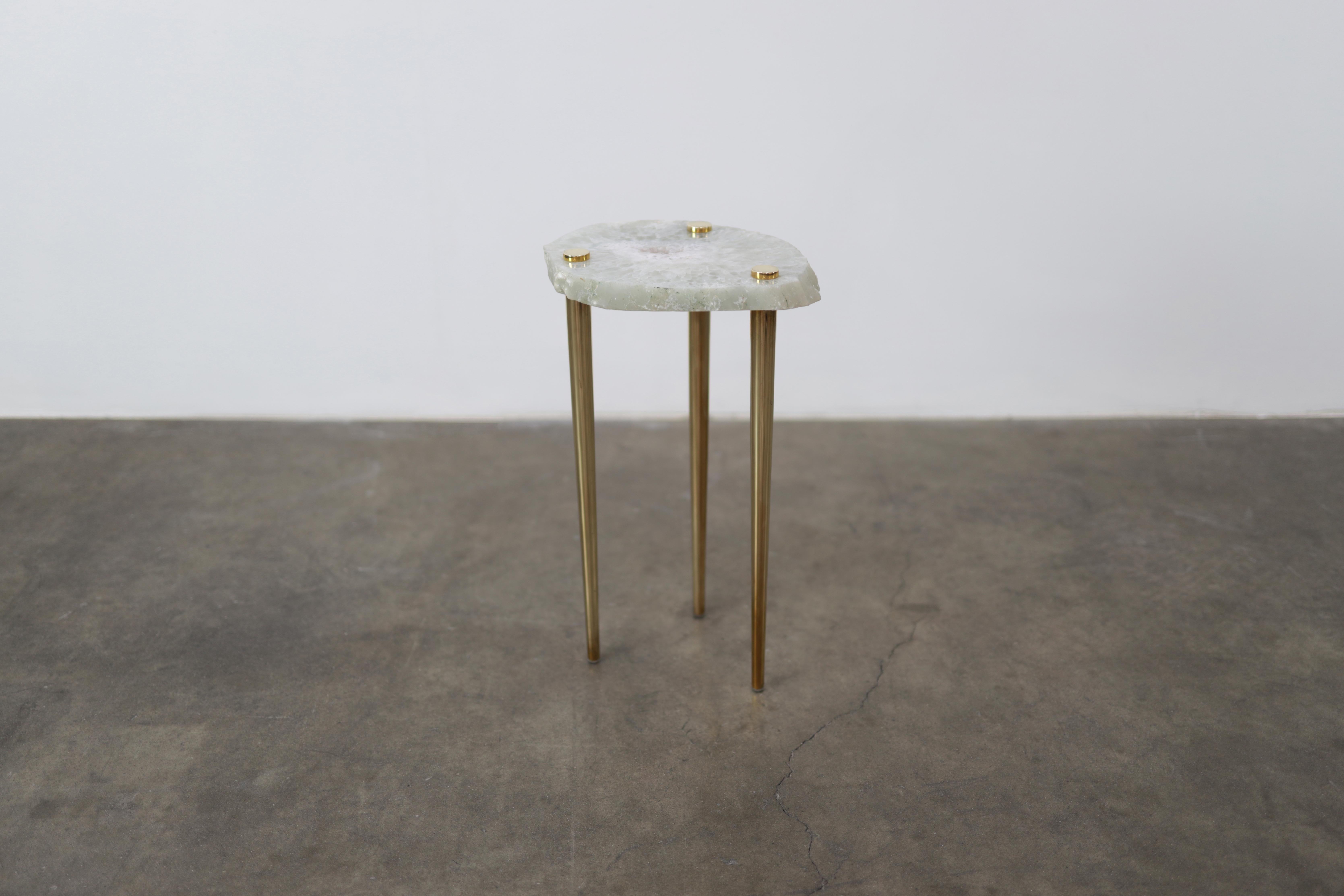 'Powers of 10' Agate Cocktail Table W/ Solid Polished Brass Legs In Good Condition For Sale In Los Angeles, CA