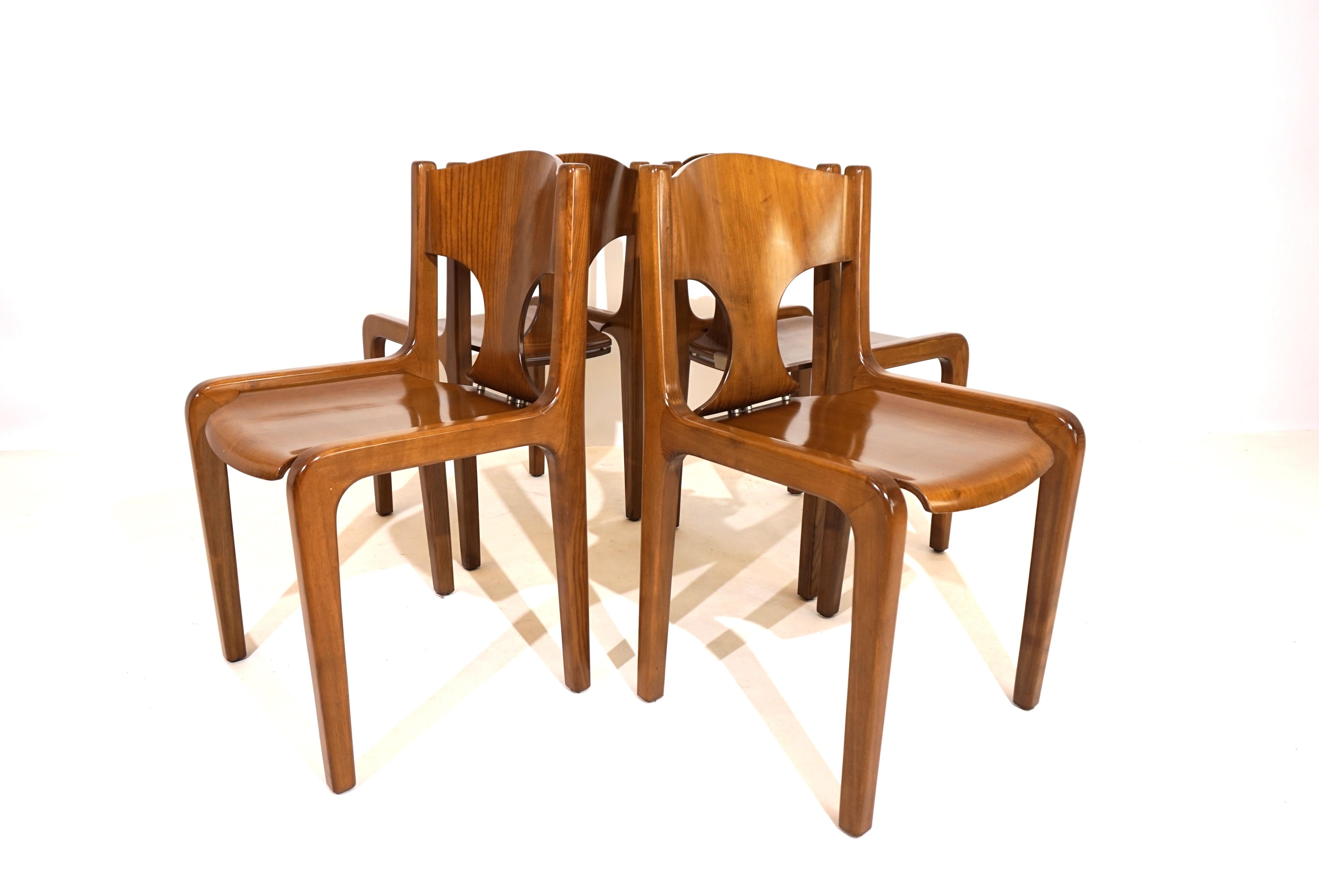 Mid-Century Modern Pozzi dining chairs set of 4 by Augusto Savini For Sale