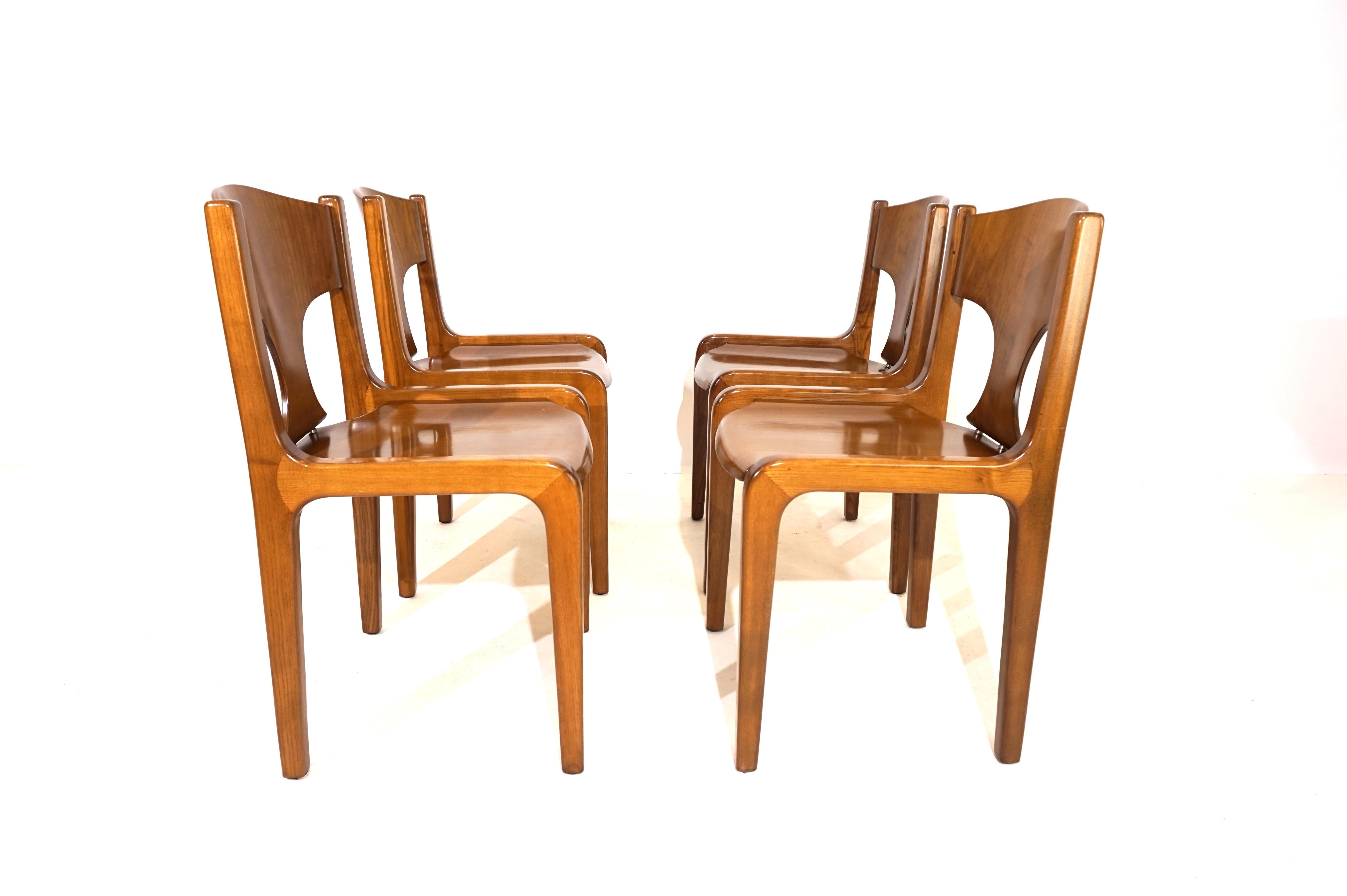 Italian Pozzi dining chairs set of 4 by Augusto Savini For Sale