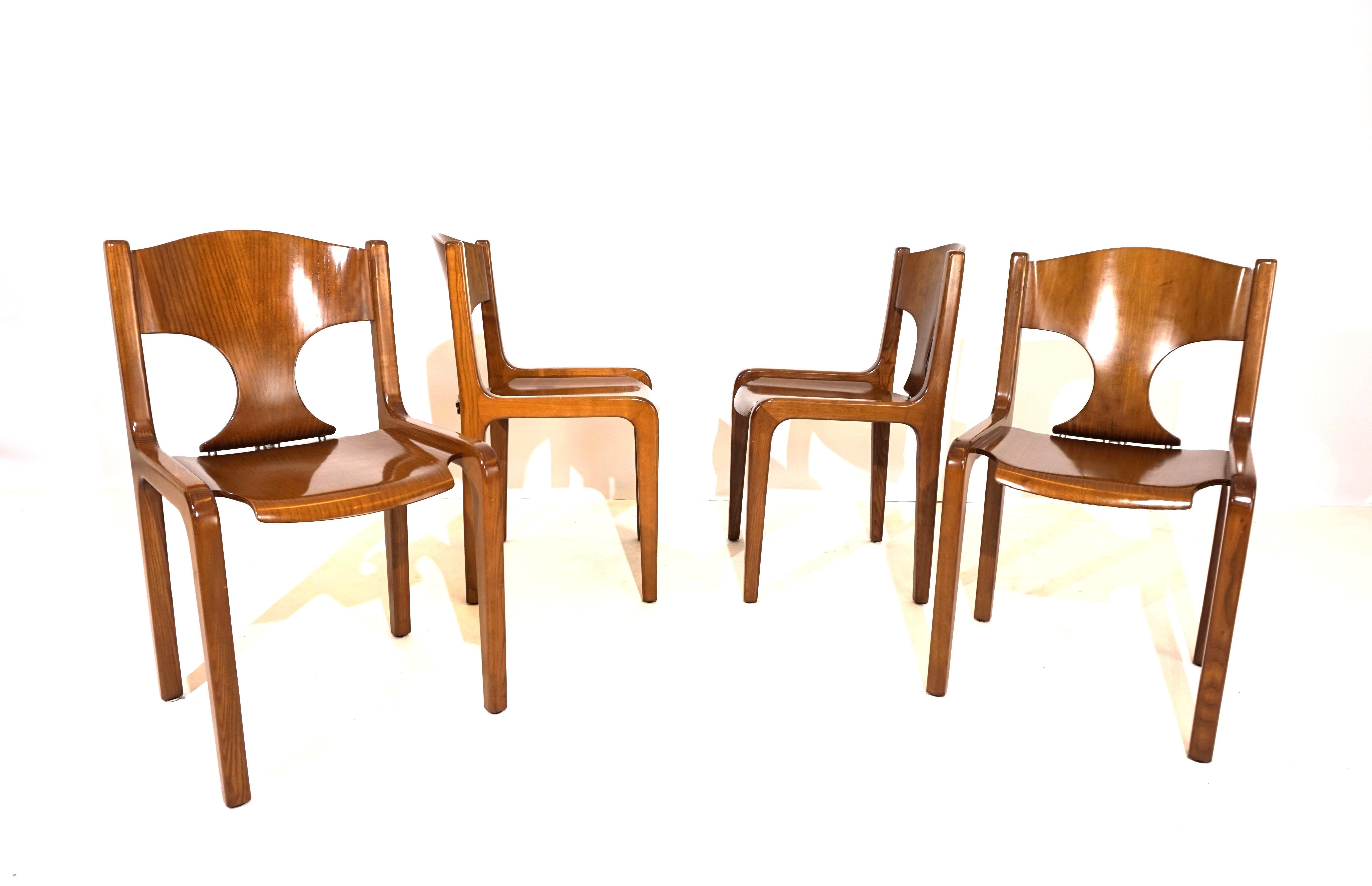 Pozzi dining chairs set of 4 by Augusto Savini In Good Condition For Sale In Ludwigslust, DE