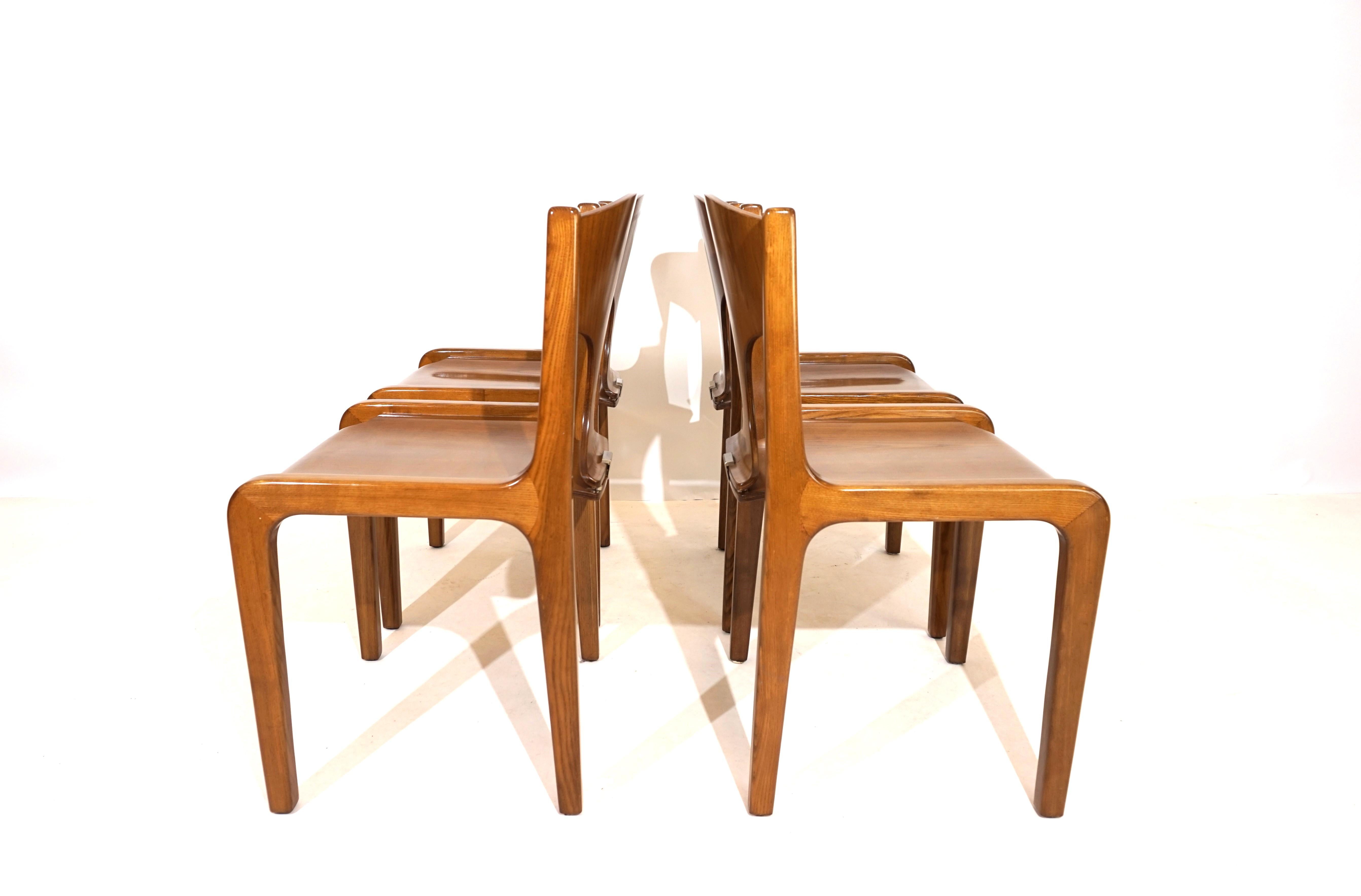 Late 20th Century Pozzi dining chairs set of 4 by Augusto Savini For Sale