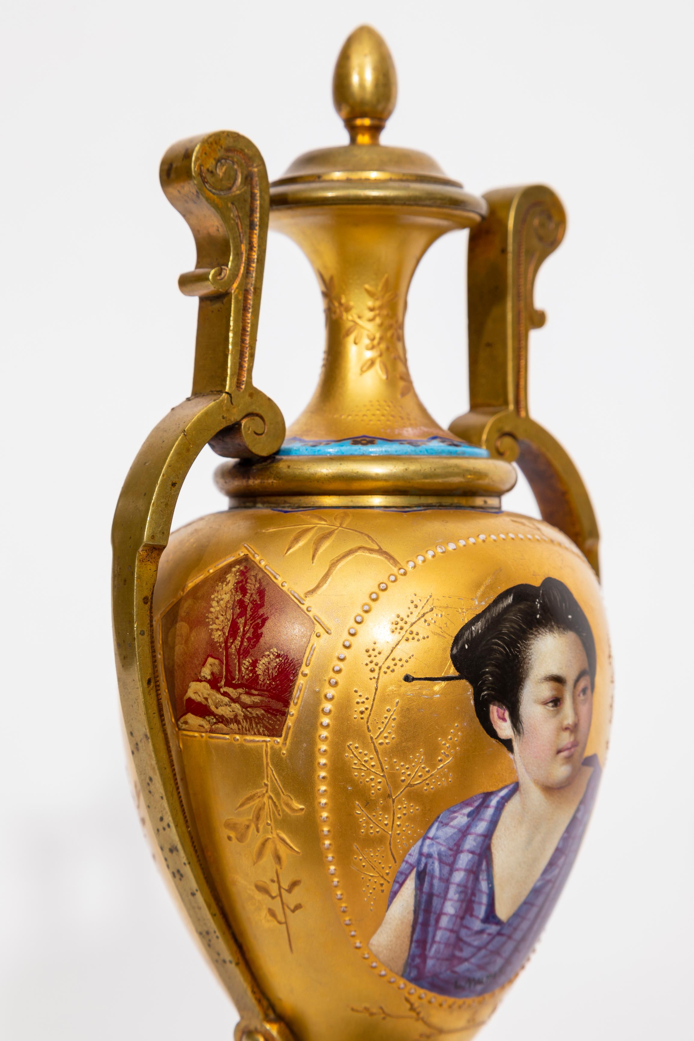 Fine XIX secolo Pr. 19 C. French Japonisme Gilt Bronze & Marble Mounted Porcelain Vases, Malpass in vendita