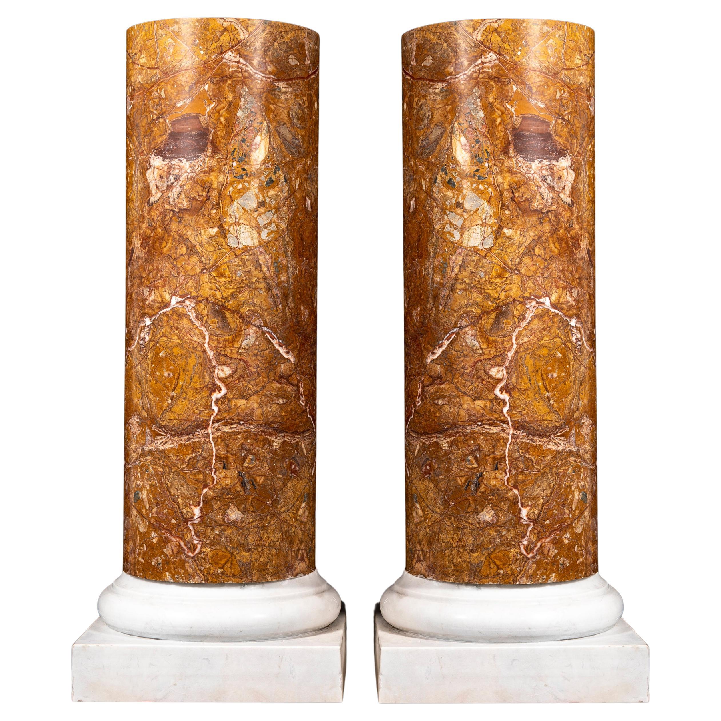 Pr. 19 C. Italienische Siena (Orange/Gelb) Marmor Pedestals auf Carrara Marmor Sockeln