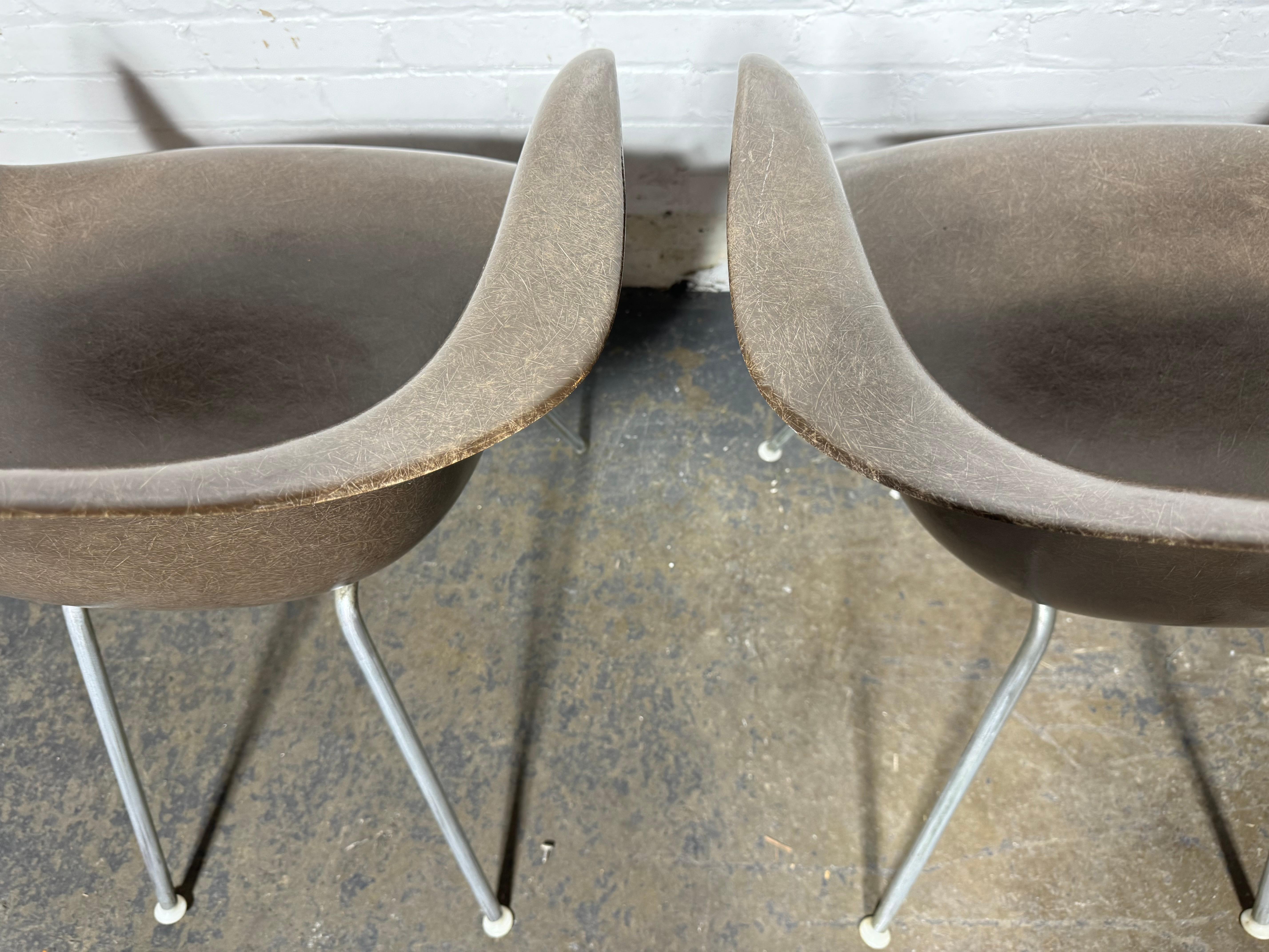 Pr 1950er Charles & Ray Eames Dax Fiberglas-Muschelsessel/ Tan Dunkelbraun Dunkel-Sessel (Mitte des 20. Jahrhunderts) im Angebot