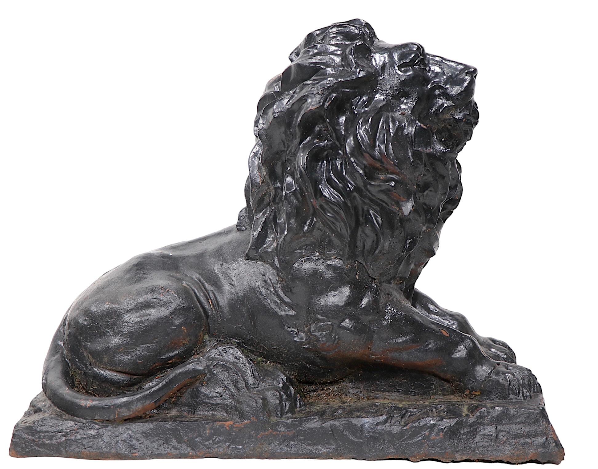 Lions d'entrée en fonte A.C.C. en vente 3