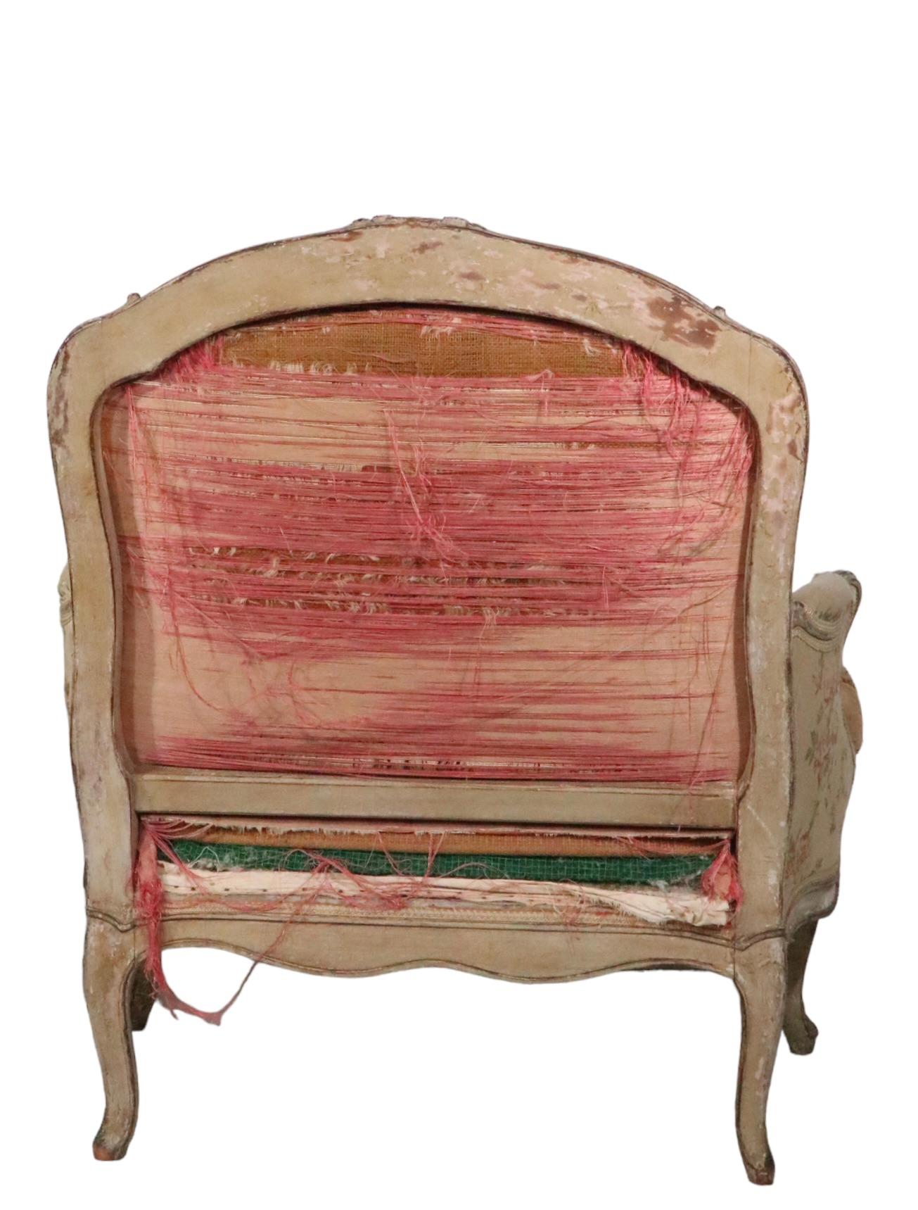Pr  19. Jahrhundert Französisch  Louis V Stil Bergere Lounge Stühle mit handgeschnitzten Rahmen im Angebot 13