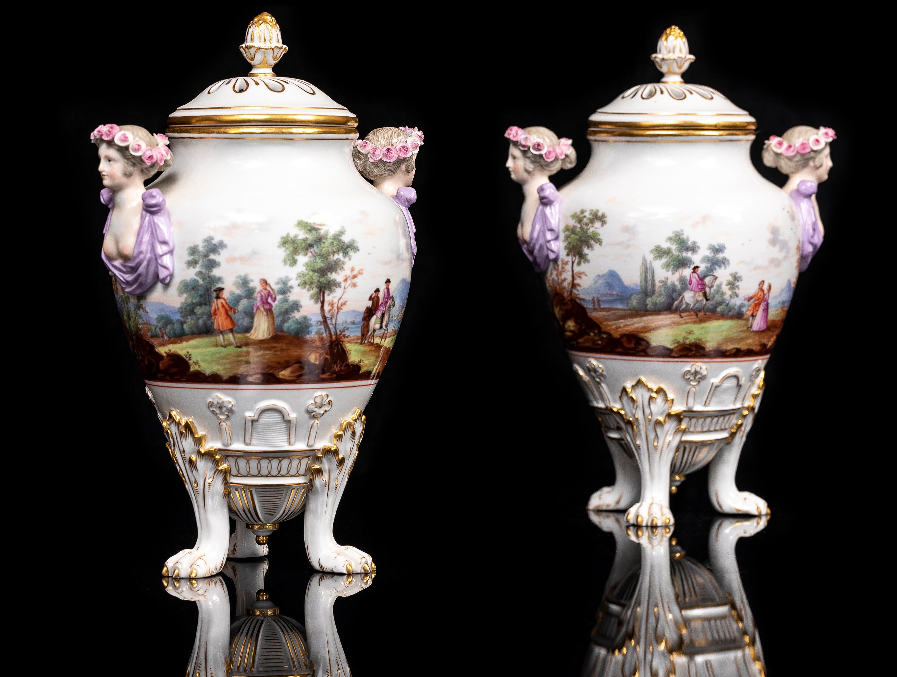 Tedesco Pr. XIX C. vasi per potpourri coperti di porcellana di Meissen con manici di fanciulla figurati in vendita