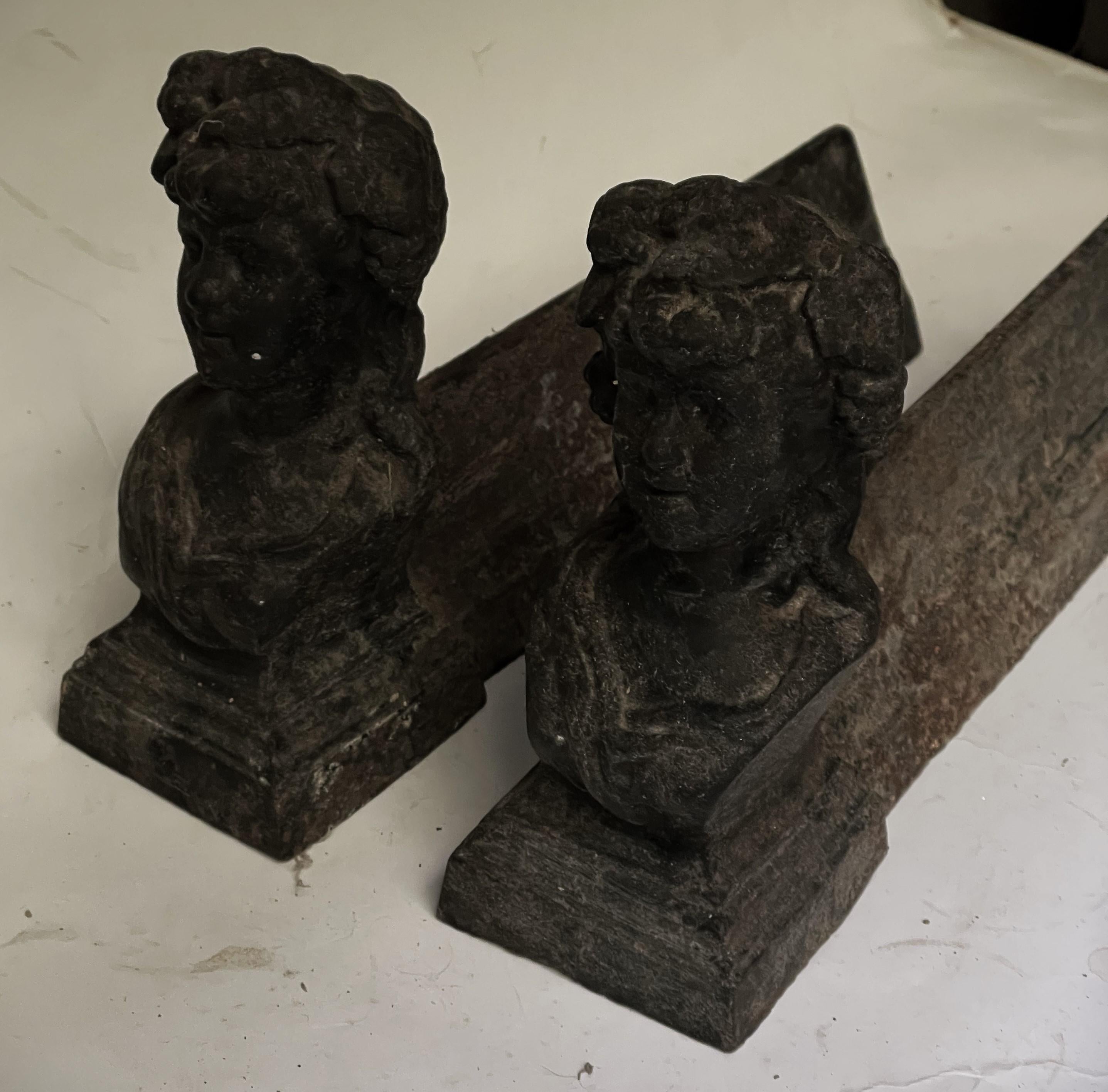 Victorien Pr 19th Century French Figural Young Lady Cast Iron Fireplace Andirons Firedogs en vente