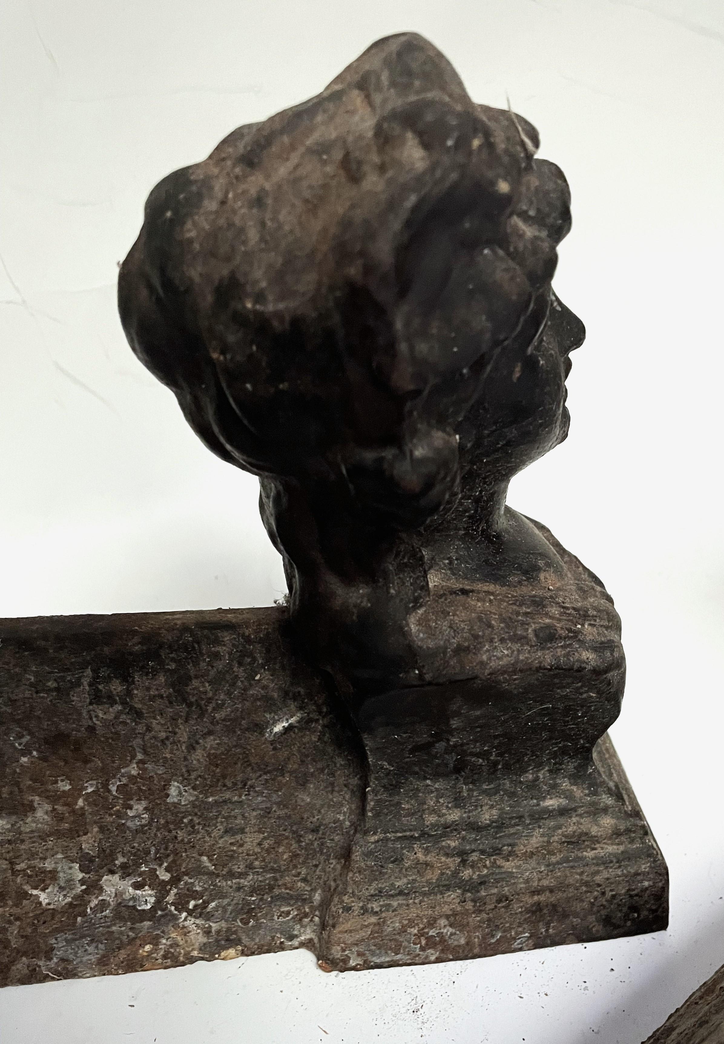 XIXe siècle Pr 19th Century French Figural Young Lady Cast Iron Fireplace Andirons Firedogs en vente