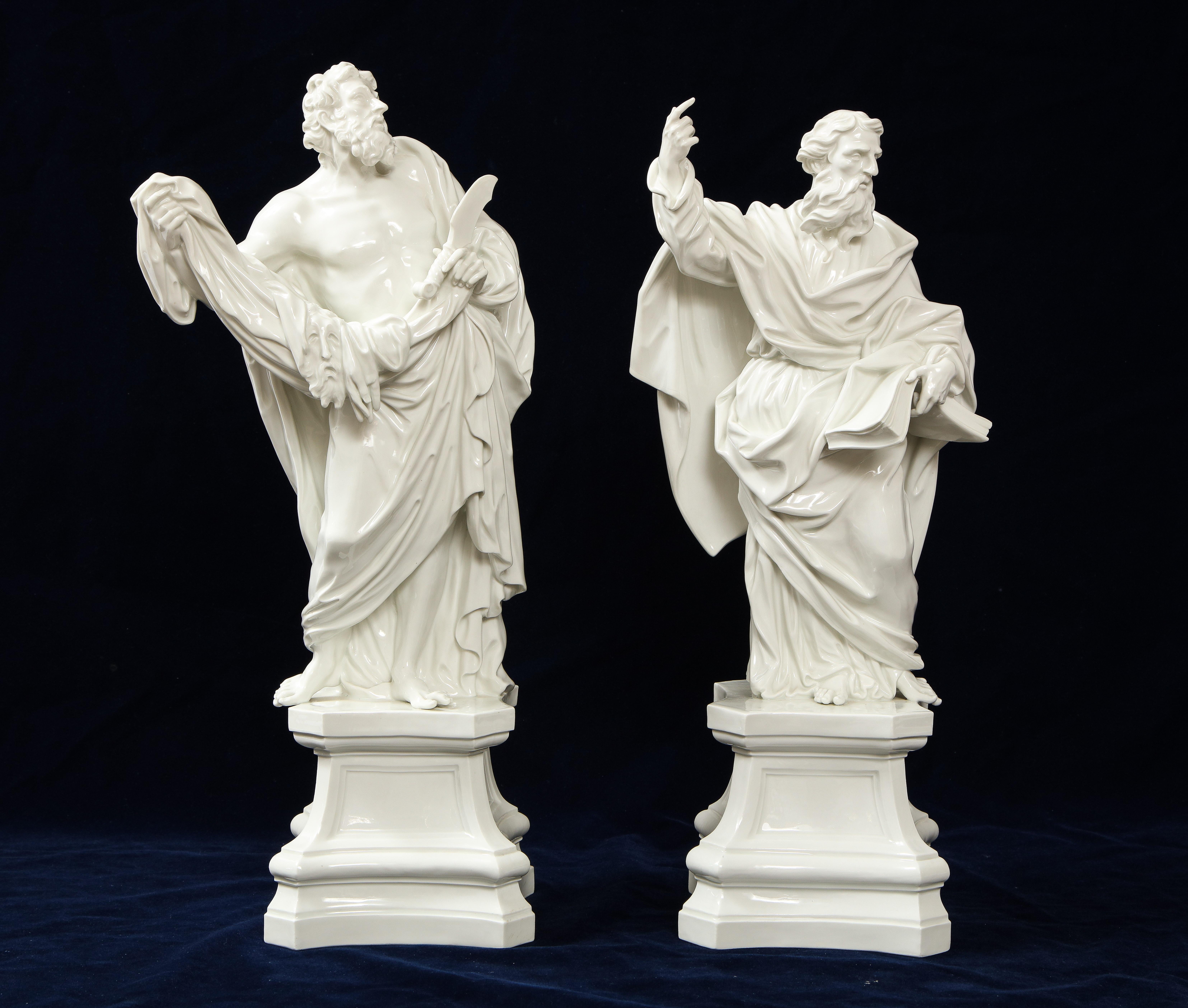 Renaissance Pr. Figures d'autel de St. James et St. Paul en porcelaine Meissen White du 19ème siècle en vente