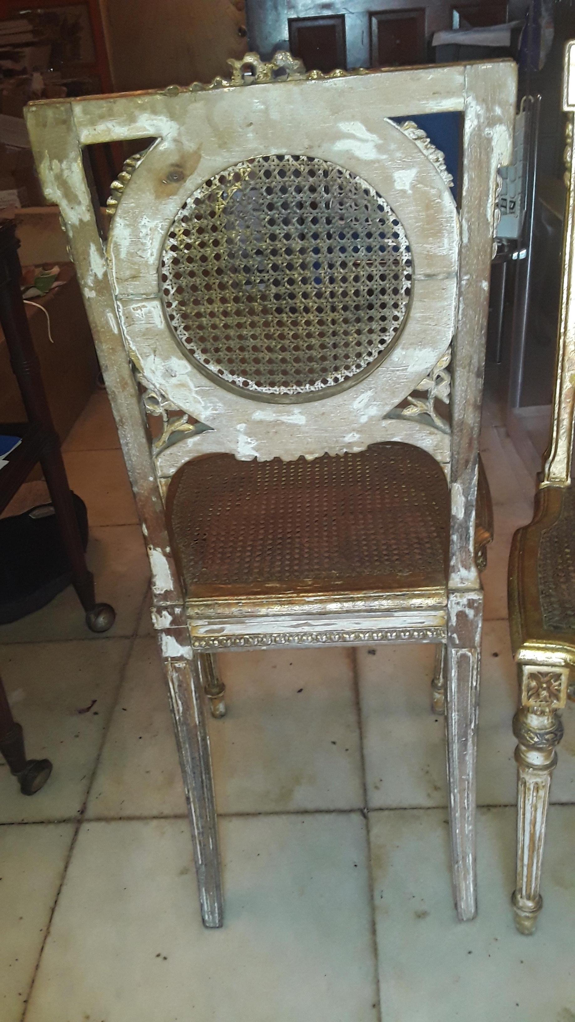 Chaises d'appoint Louis XVI du 19ème siècle en bois doré sculpté et vieilli étiqueté en vente 5