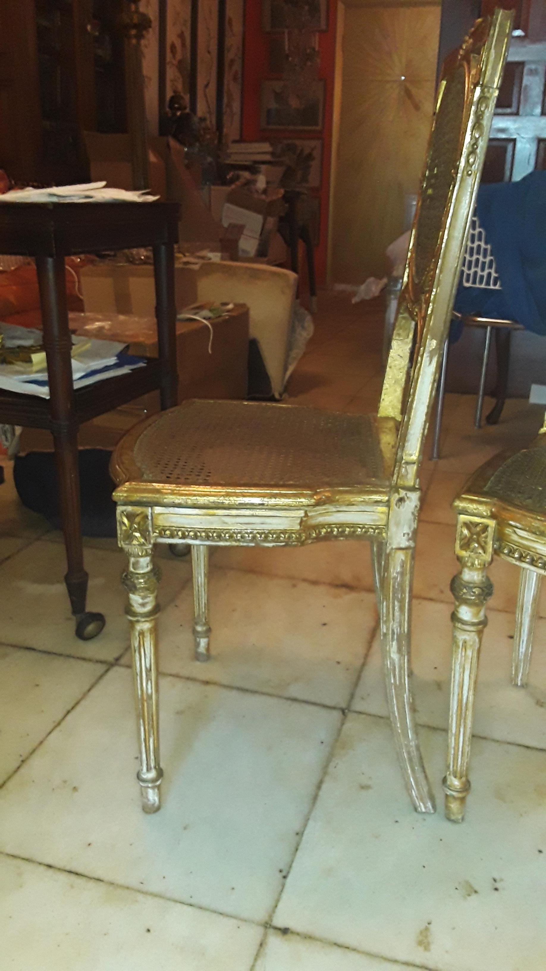 Chaises d'appoint Louis XVI du 19ème siècle en bois doré sculpté et vieilli étiqueté en vente 7