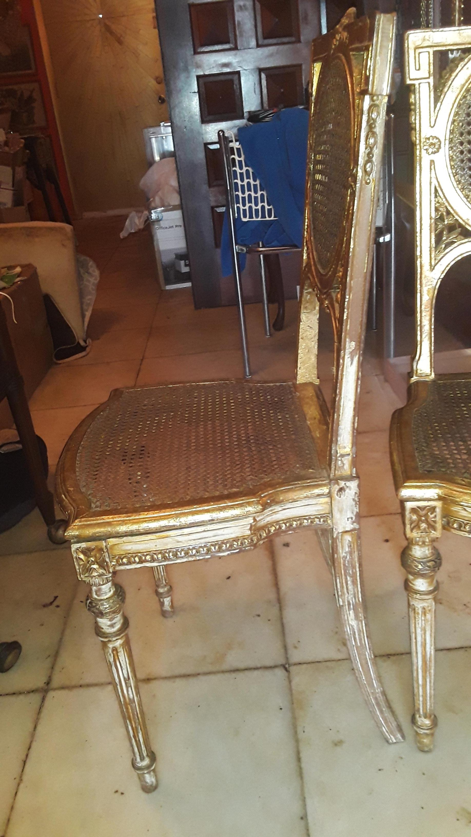 Chaises d'appoint Louis XVI du 19ème siècle en bois doré sculpté et vieilli étiqueté en vente 3