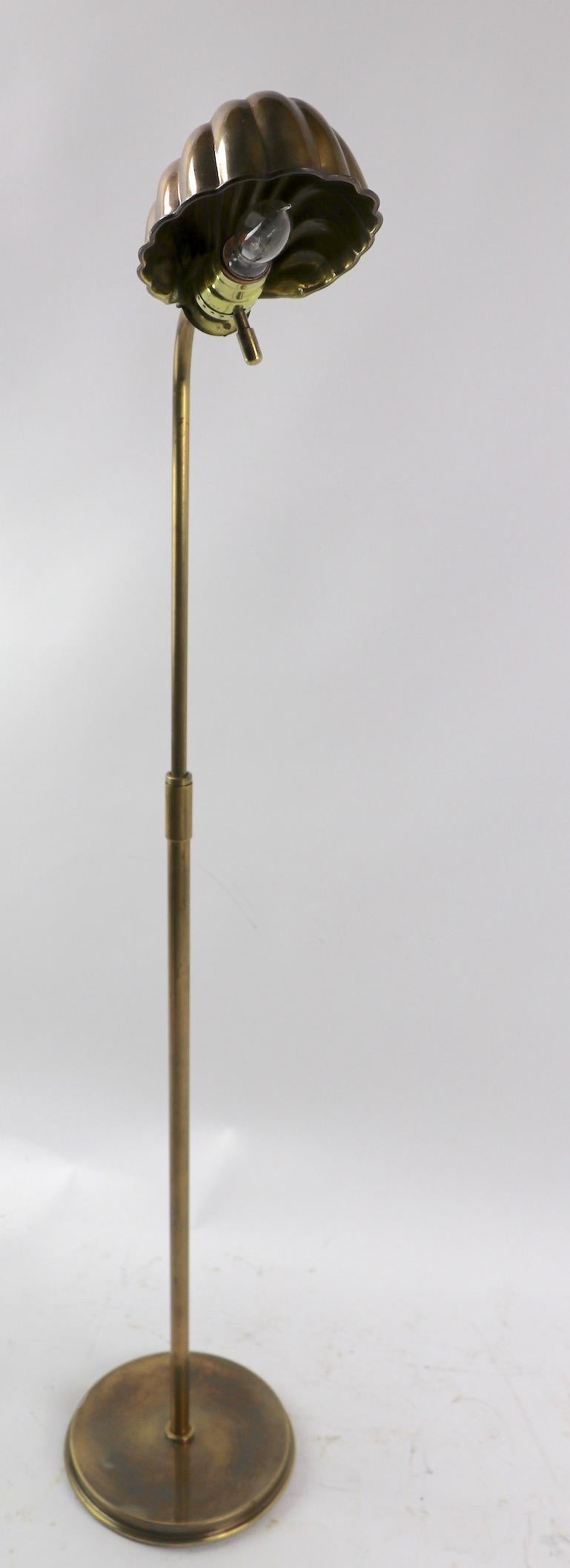 Pair of Adjustable Brass Shell Shade Floor Lamps In Good Condition In New York, NY