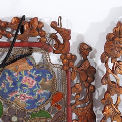 Pr Antico paravento cinese floreale intagliato in legno duro, rame smaltato, seta e mica