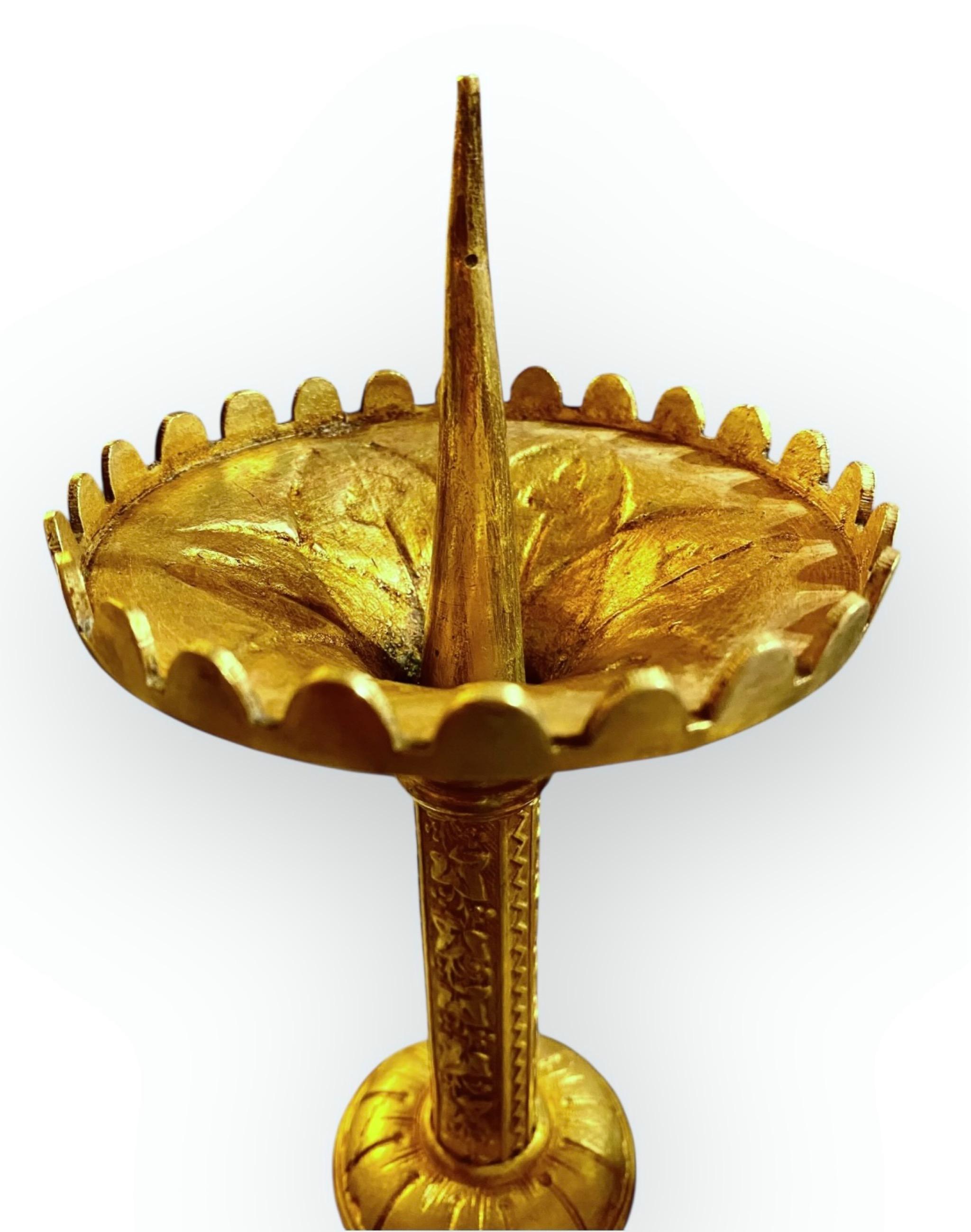 Pr. Antique French getrieben vergoldetem Messing Alter Kerzenständer im Angebot 3