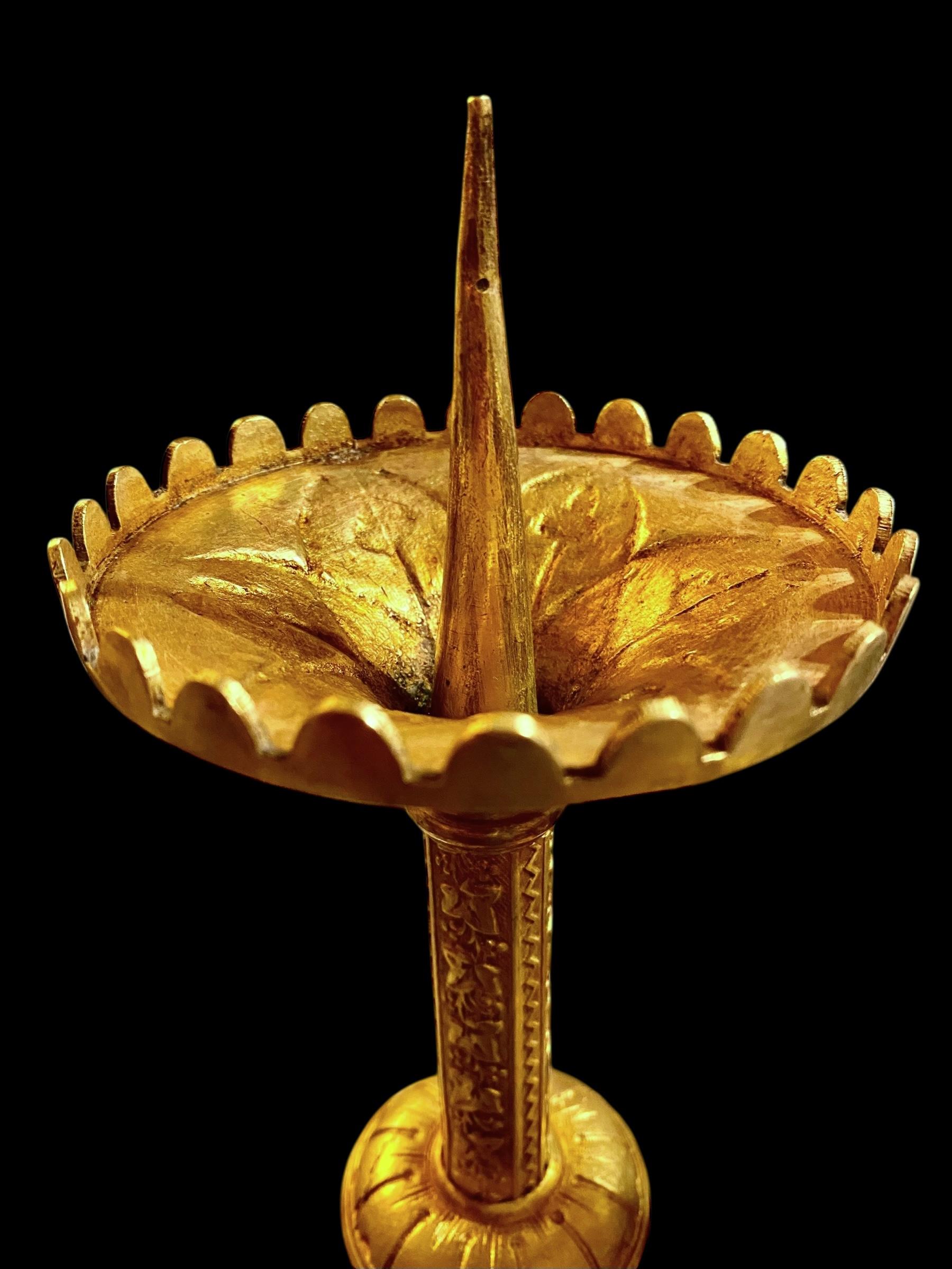 Pr. Antique French getrieben vergoldetem Messing Alter Kerzenständer im Angebot 9