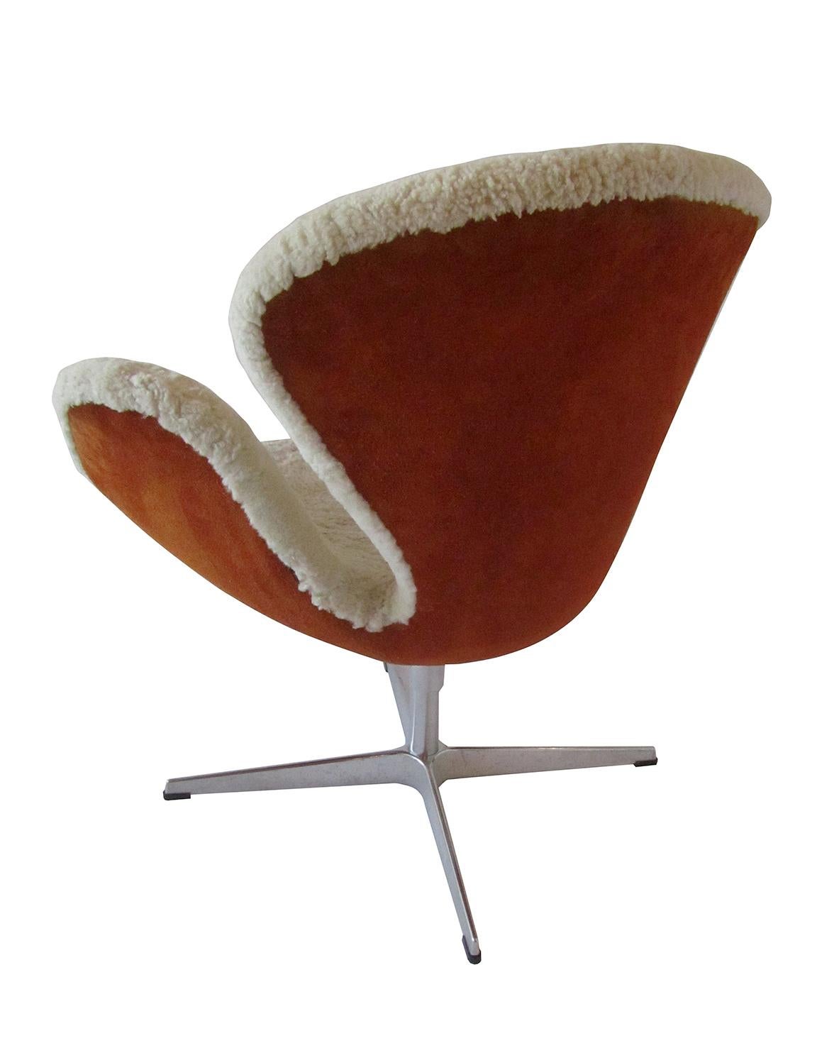 Danish Pr Arne Jacobsen Limited Edition Shearling and Suede Swan Chairs, Fritz Hansen