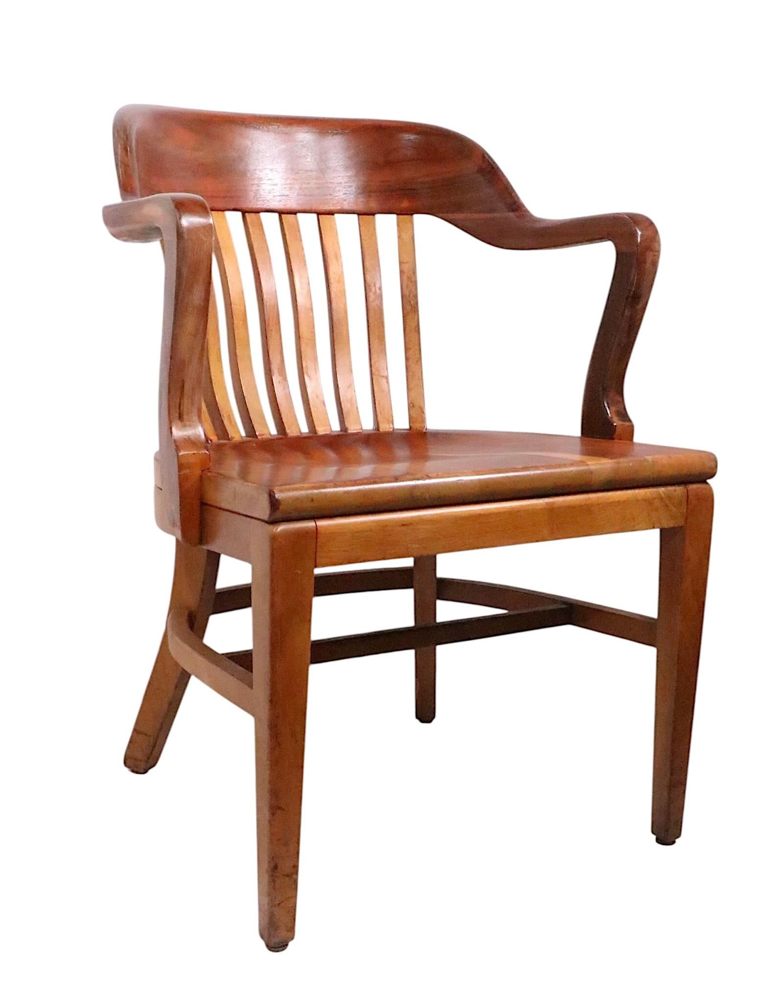 Pr. Sedie in stile Giuria della Banca d'Inghilterra di Gunlocke in vendita 4