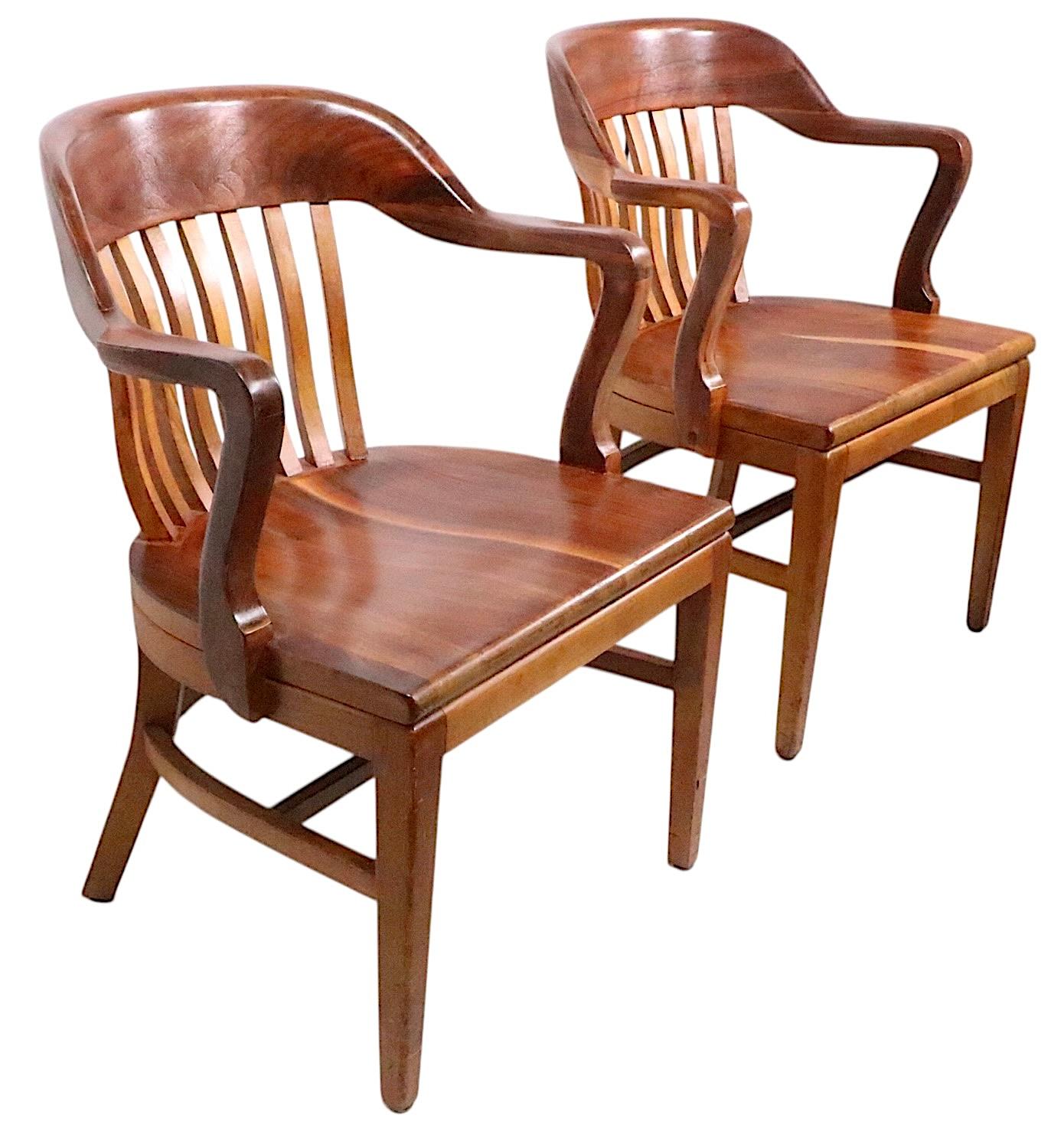 Industriale Pr. Sedie in stile Giuria della Banca d'Inghilterra di Gunlocke in vendita