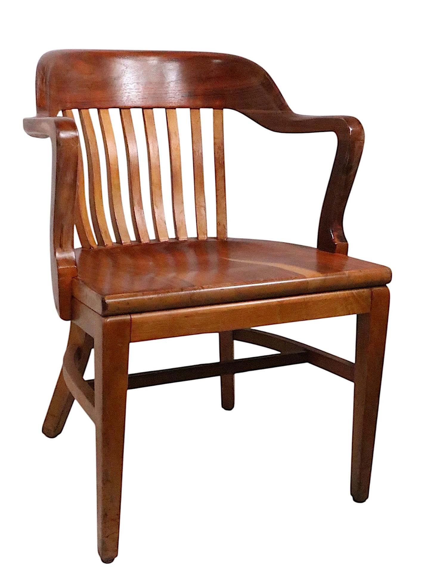 Pr. Sedie in stile Giuria della Banca d'Inghilterra di Gunlocke in vendita 1