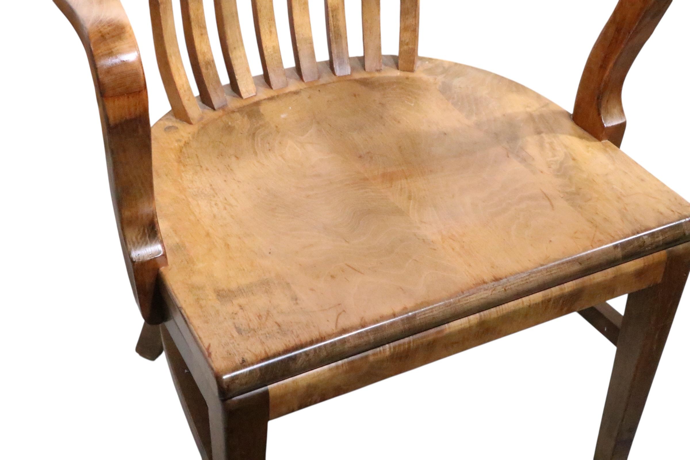 Pr. Chaises à jury de la Banque d'Angleterre en vente 8