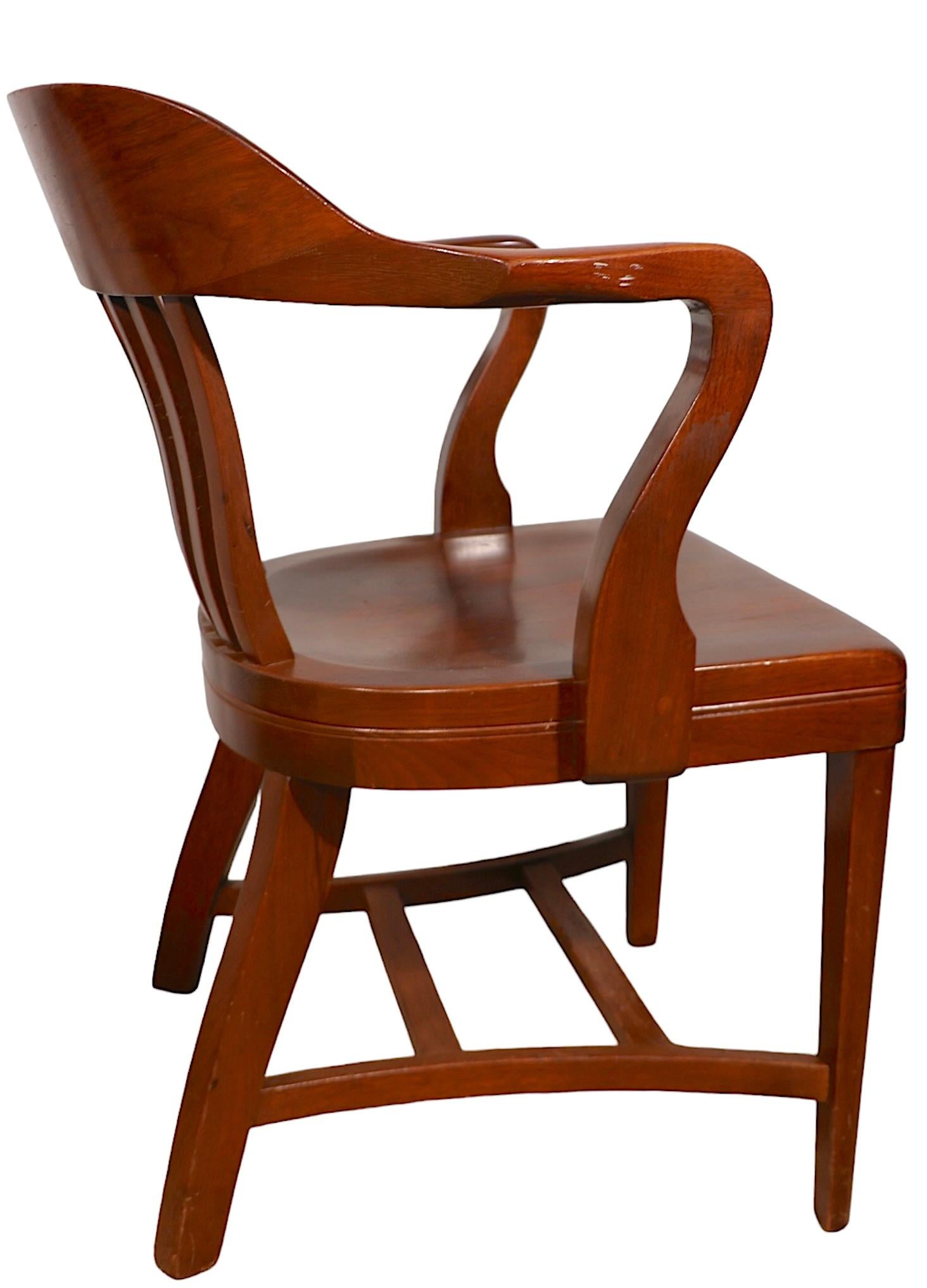 Pr. Bank of England Yale Library Jury Chairs att. to Gunlocke In Good Condition In New York, NY