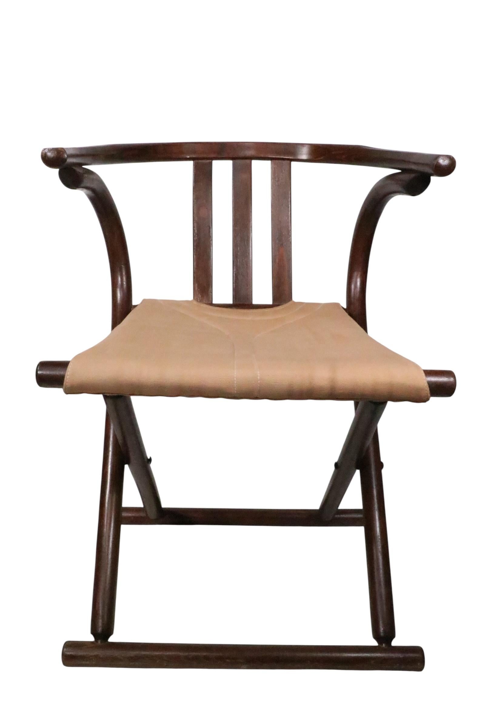 20ième siècle Pr. Chaises en bois courbé et toile d'après Thonet c. 1970 en vente