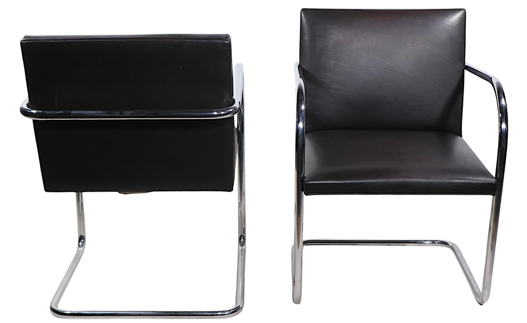 Cuir Pr. Chaises Brno par Knoll Designées par Mies van der  A.I.C.. en vente