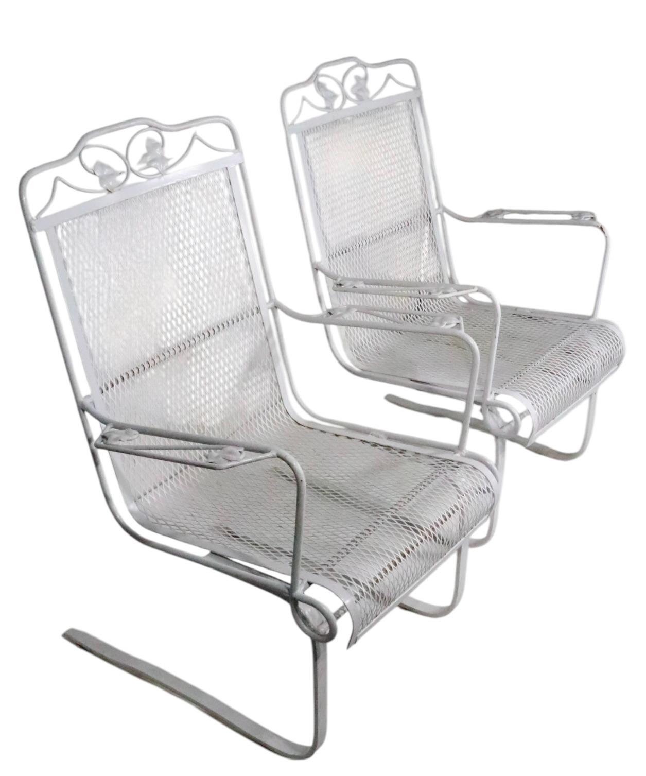 20th Century Pr. Cantilevered Spring Garden Patio Poolside Lounge Chairs att. to Woodard For Sale
