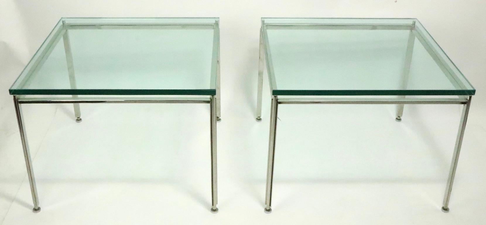 Paire Tables en chrome et verre de l'Atelier International AI en vente 6