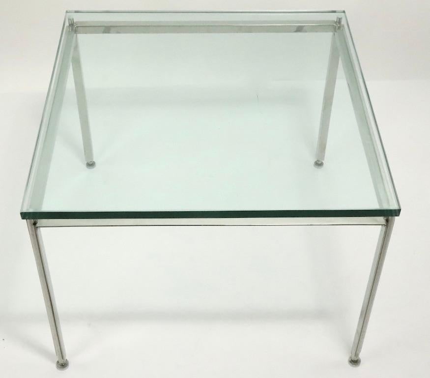 Paire Tables en chrome et verre de l'Atelier International AI en vente 1