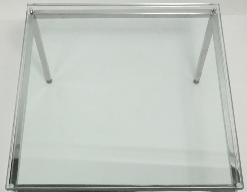Paire Tables en chrome et verre de l'Atelier International AI en vente 2