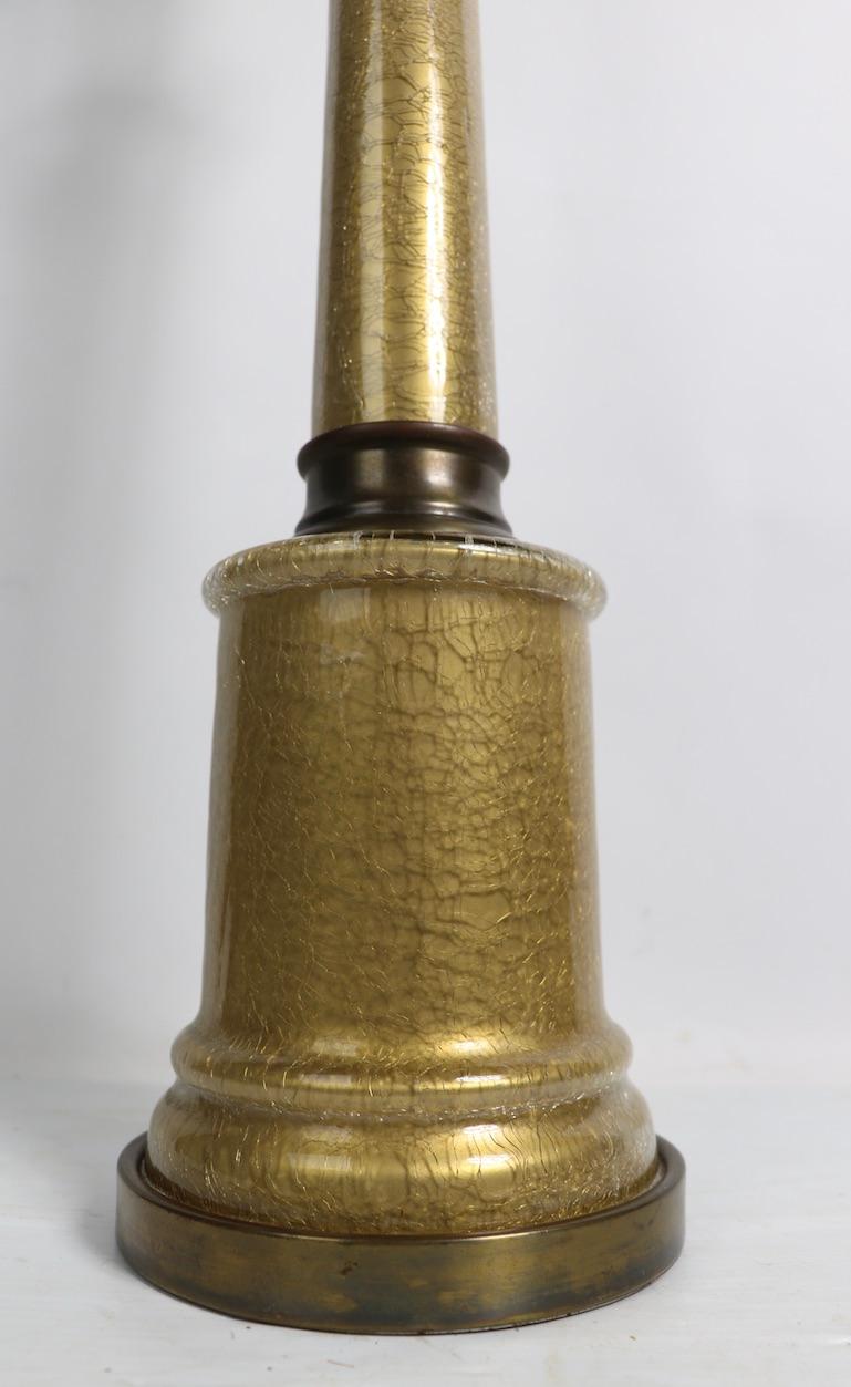 Laiton Paire Lampes de table colonnes en verre craquelé doré de Paul Hanson en vente