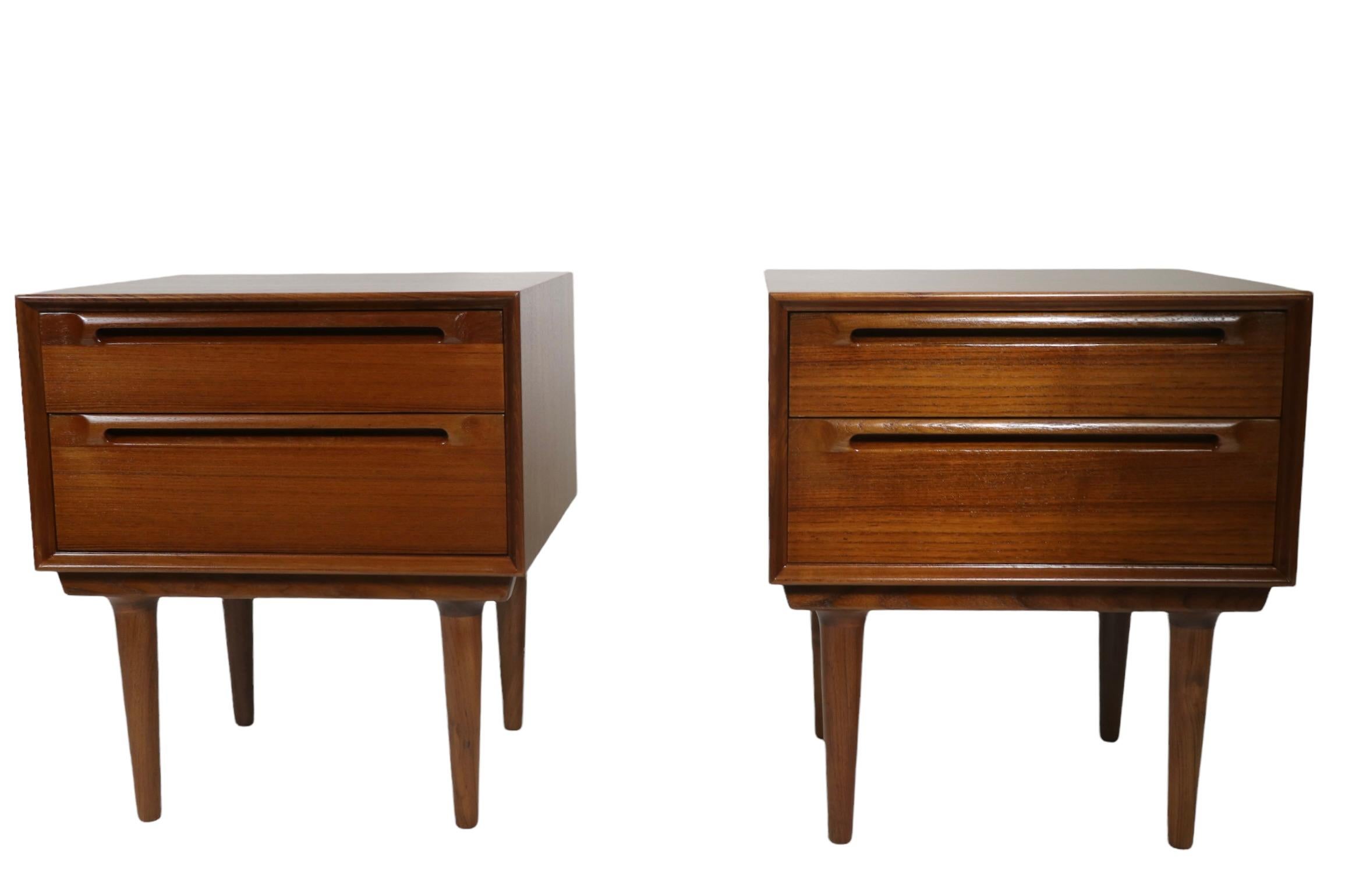 Pr. Danish Mid-Century Modern Night Tables Att. to Sven Ellekaer In Excellent Condition For Sale In New York, NY