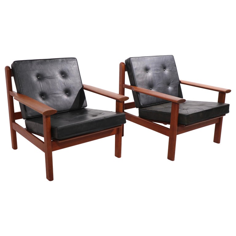 Pair of Danish Modern Lounge Chairs by Poul Volther for Frem Rolje For Sale