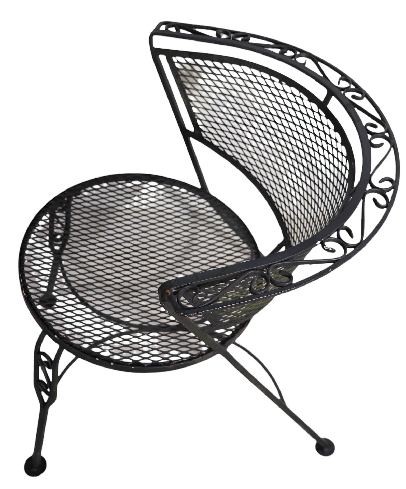 Mid-Century Modern Pr. Decorative Garden Patio Poolside Wrought Iron Chairs by Woodard For Sale
