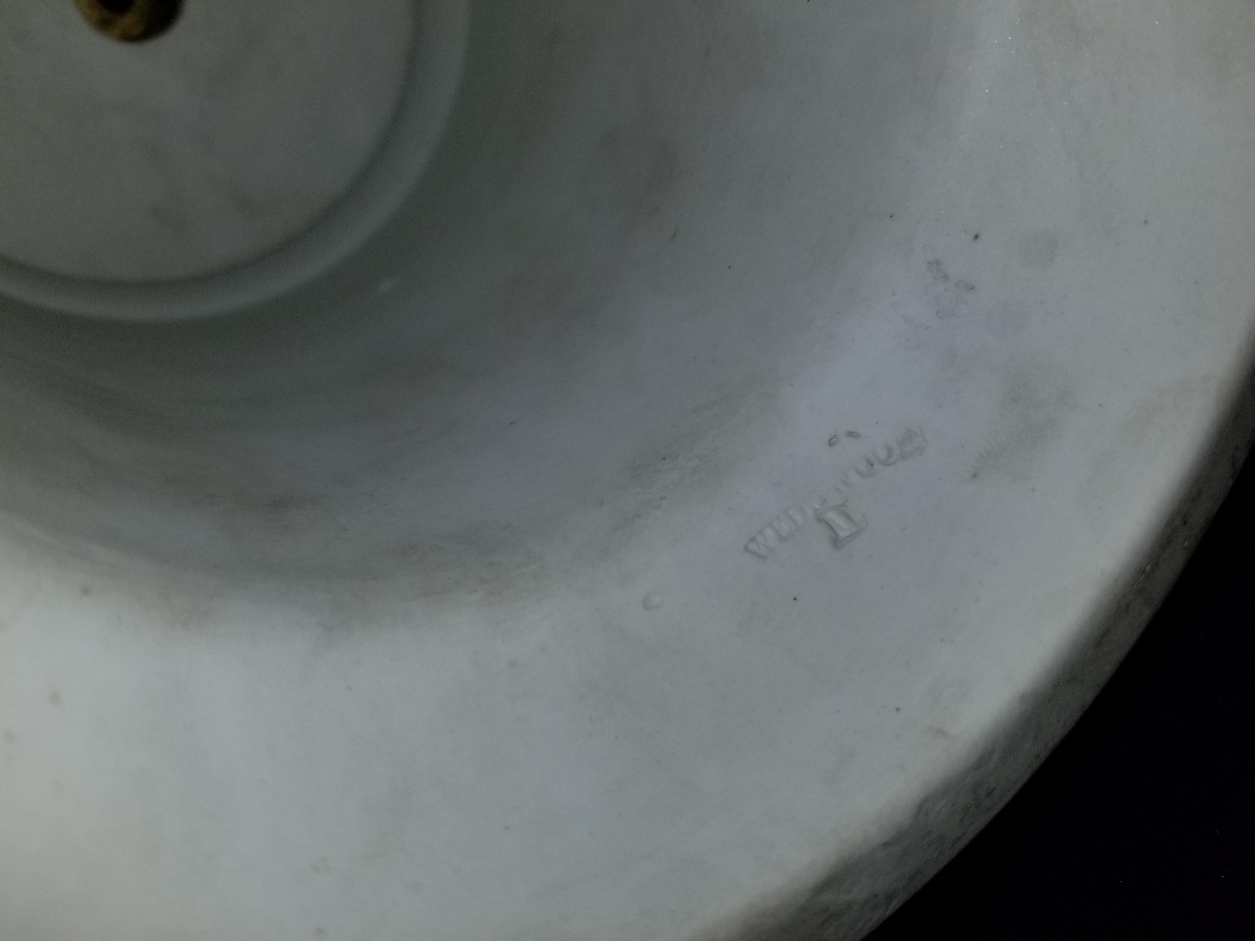 Vasi inglesi in diaspro blu Wedgwood con soggetti neoclassici su basamenti, coppia in vendita 10