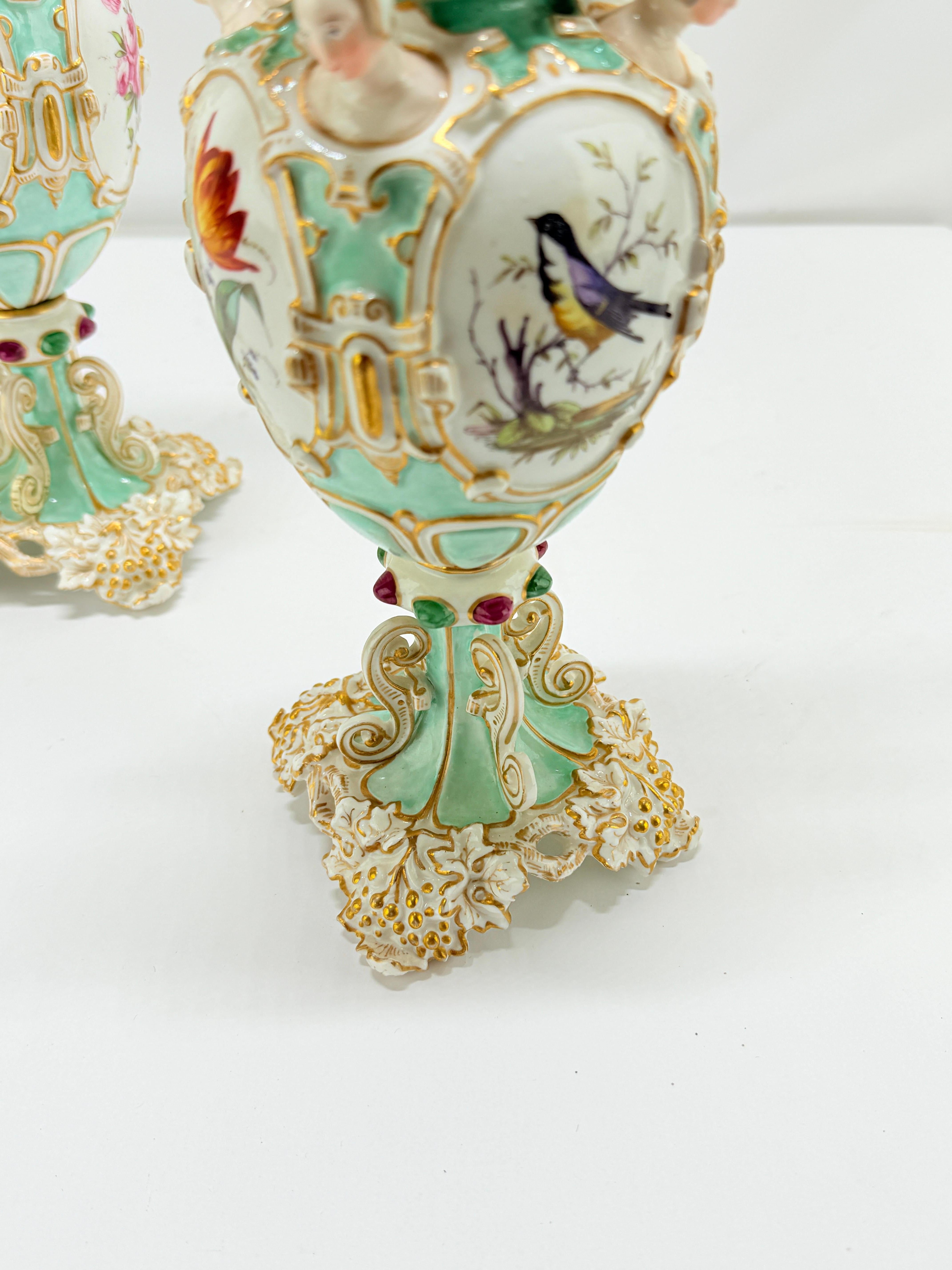 Pr. Ewers de Meissen del s. XIX finamente ejecutados con decoración ornitológica y neoclásica en venta 3