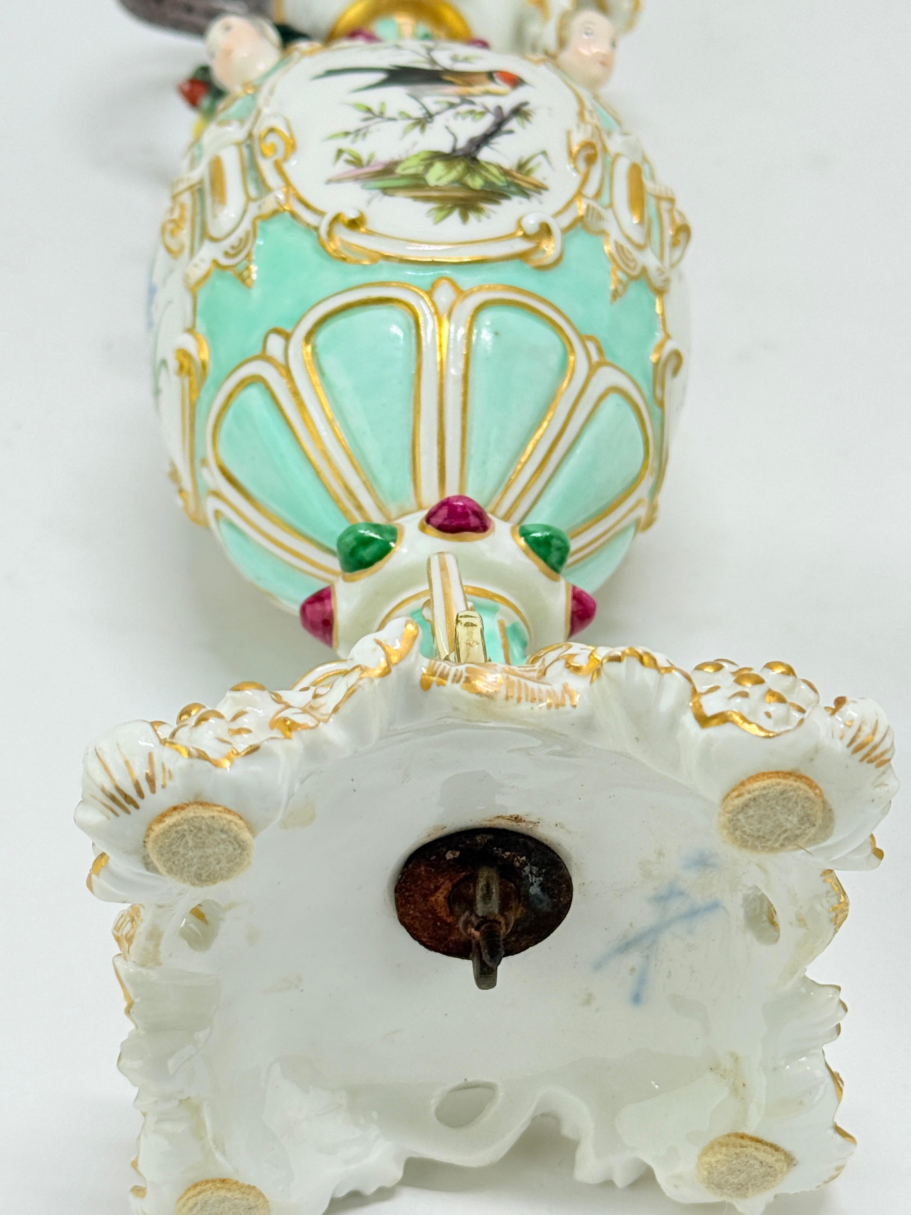 Pr. Ewers de Meissen del s. XIX finamente ejecutados con decoración ornitológica y neoclásica en venta 13