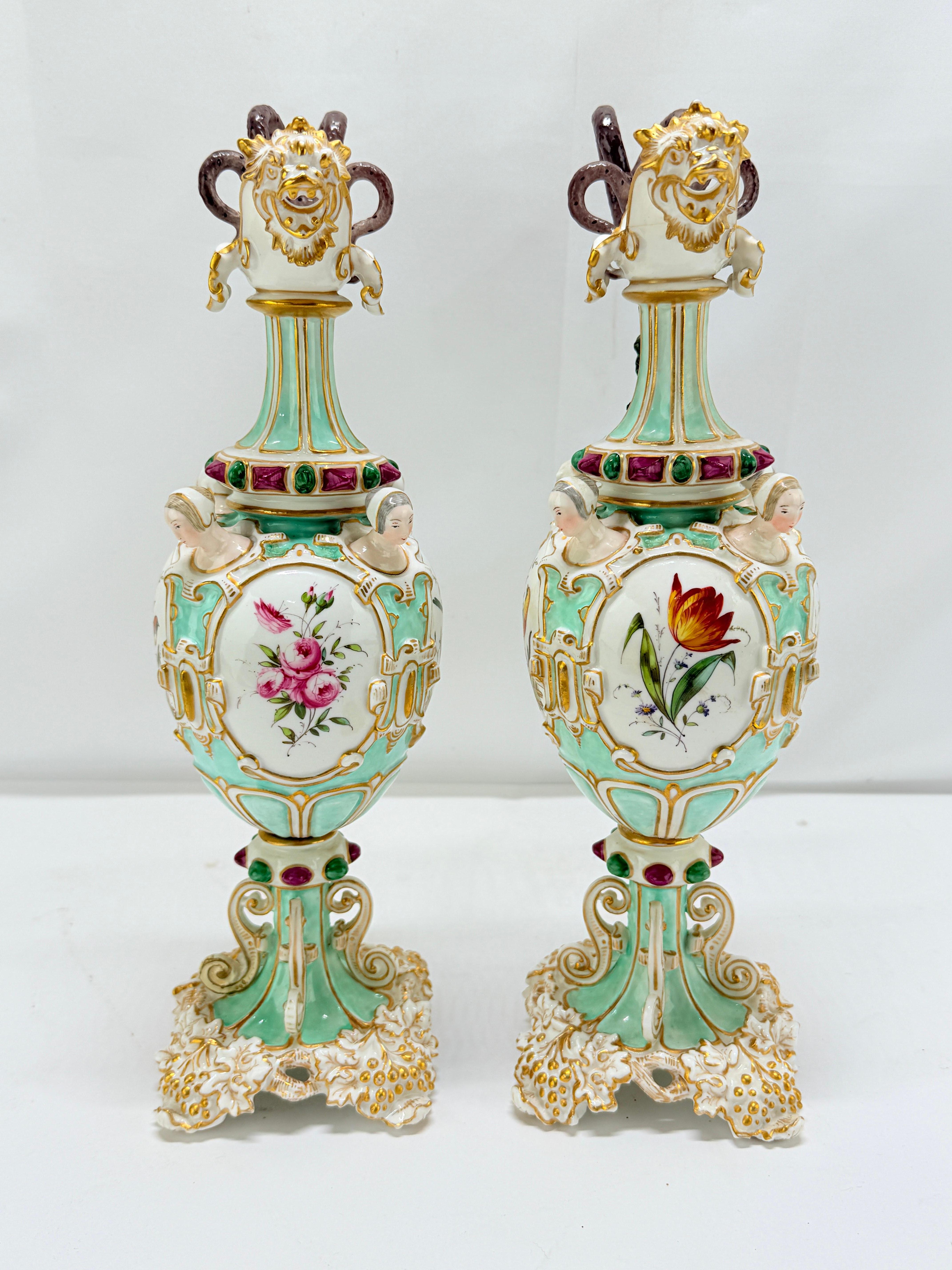 Pr. Ewers de Meissen del s. XIX finamente ejecutados con decoración ornitológica y neoclásica en Bueno estado para la venta en Atlanta, GA
