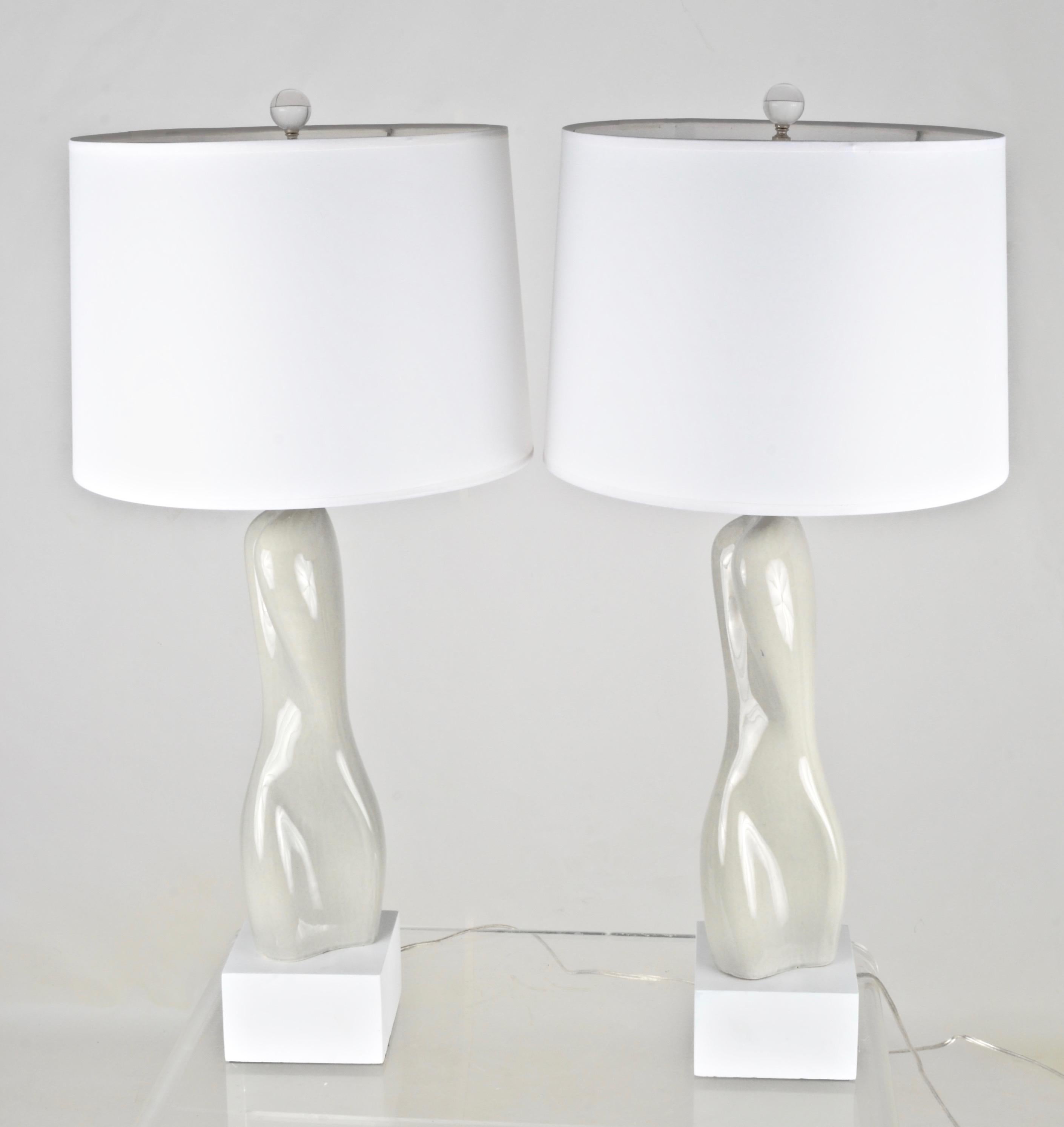 Mid-Century Modern Paire Lampes en céramique de forme libre, années 1950 en vente
