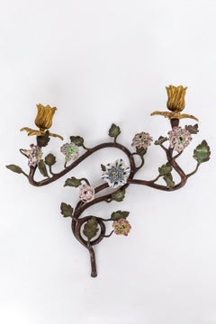 Pr. Sconcerto francese del 18° C. in ormolu, bronzo patinato e porcellana di Meissen