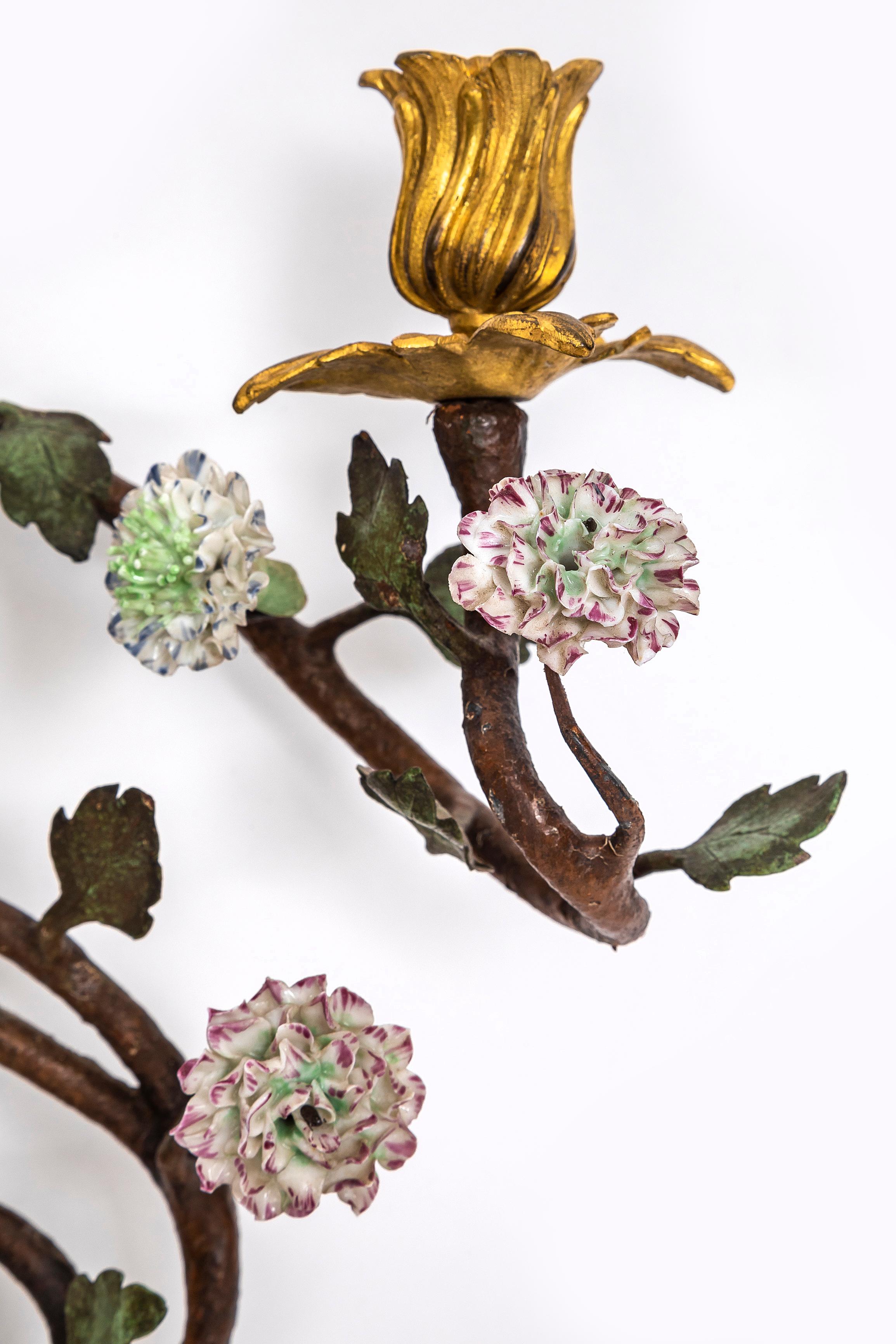 Mid-18th Century Pr. French 18th C. Ormolu, Patinated Bronze, & Meissen Porcelain Flower Sconces For Sale